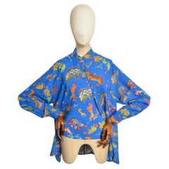 Divertente set anni '90 di Gianni Versace con camicia e canottiera con animali colorati