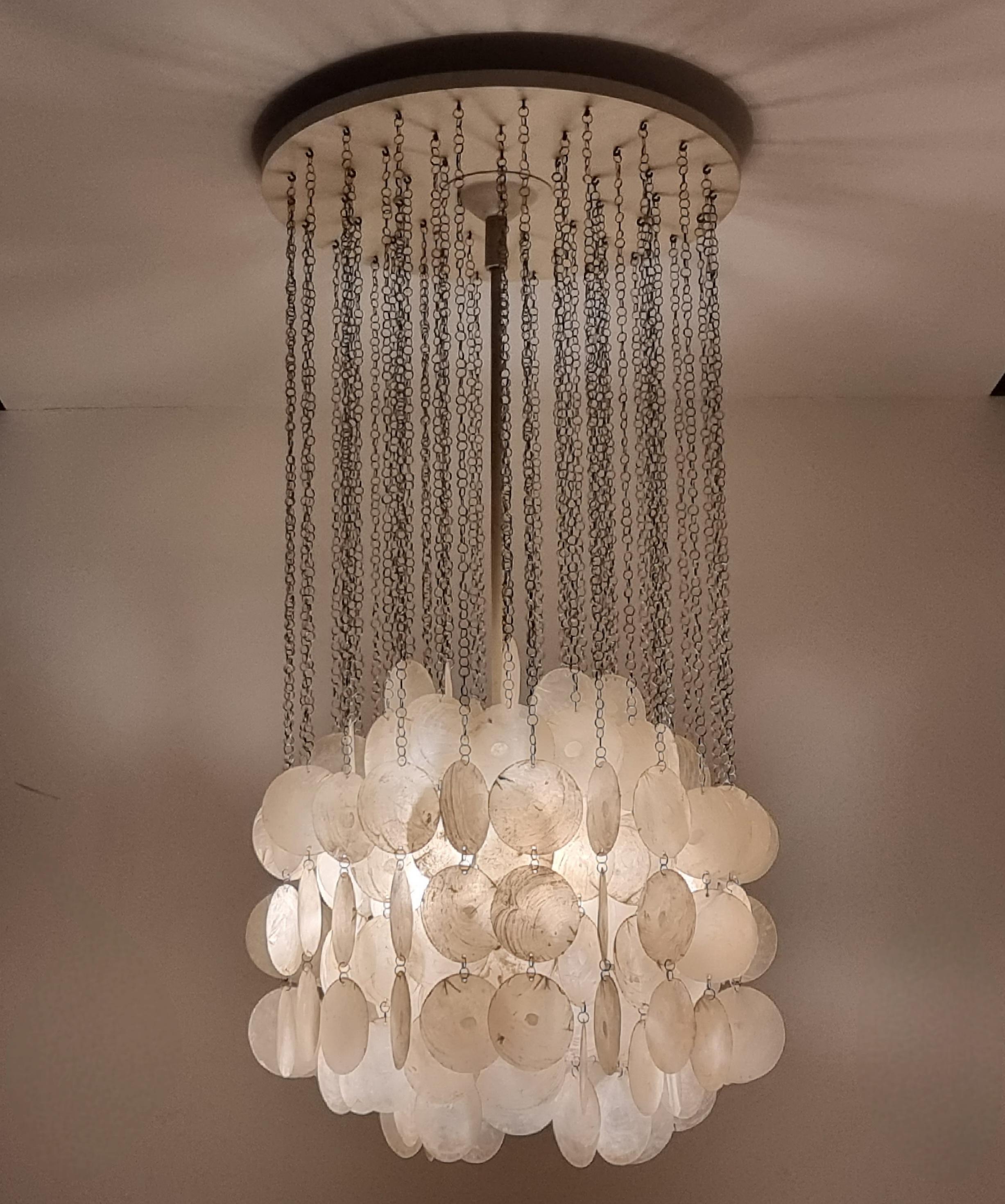 Fun 4DM Seashell chandelier by Verner Panton, 1960 In Good Condition For Sale In amstelveen, NL