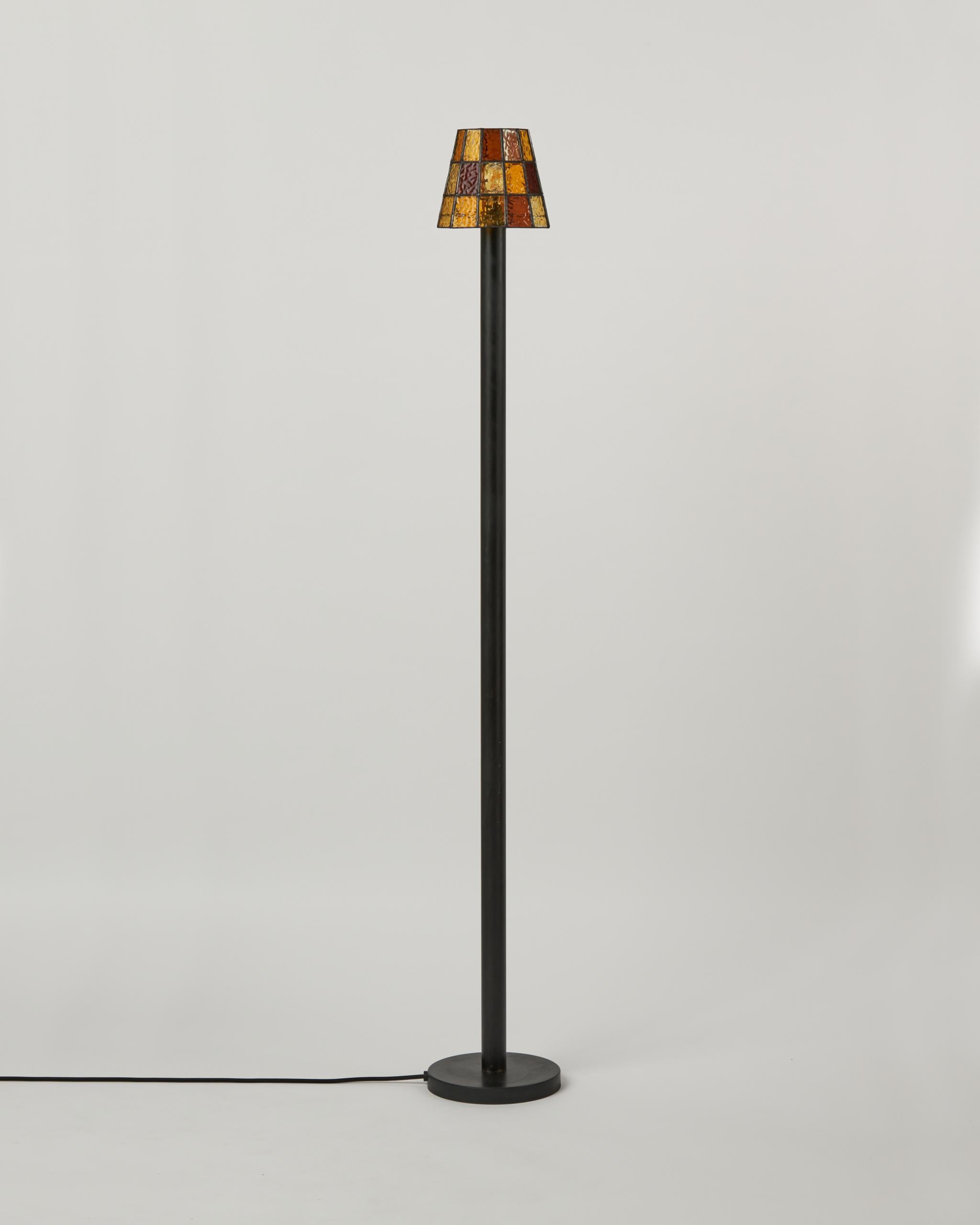Lampadaire en verre teinté Fun Guy de Frangere Studio en vente 2