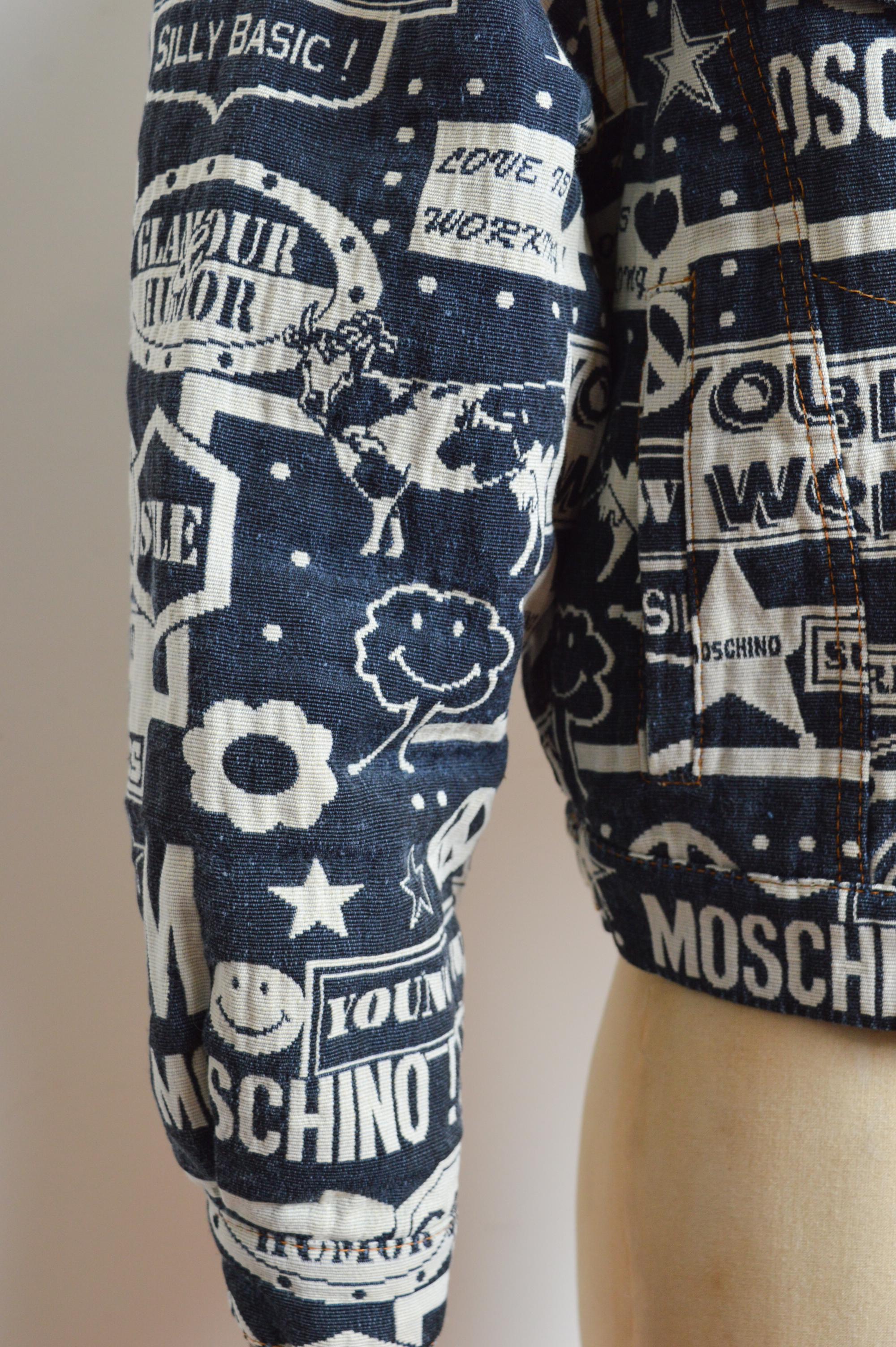 Divertente Moschino, giacca in denim anni '90 con motivo di arazzo intrecciato - Navy in vendita 6