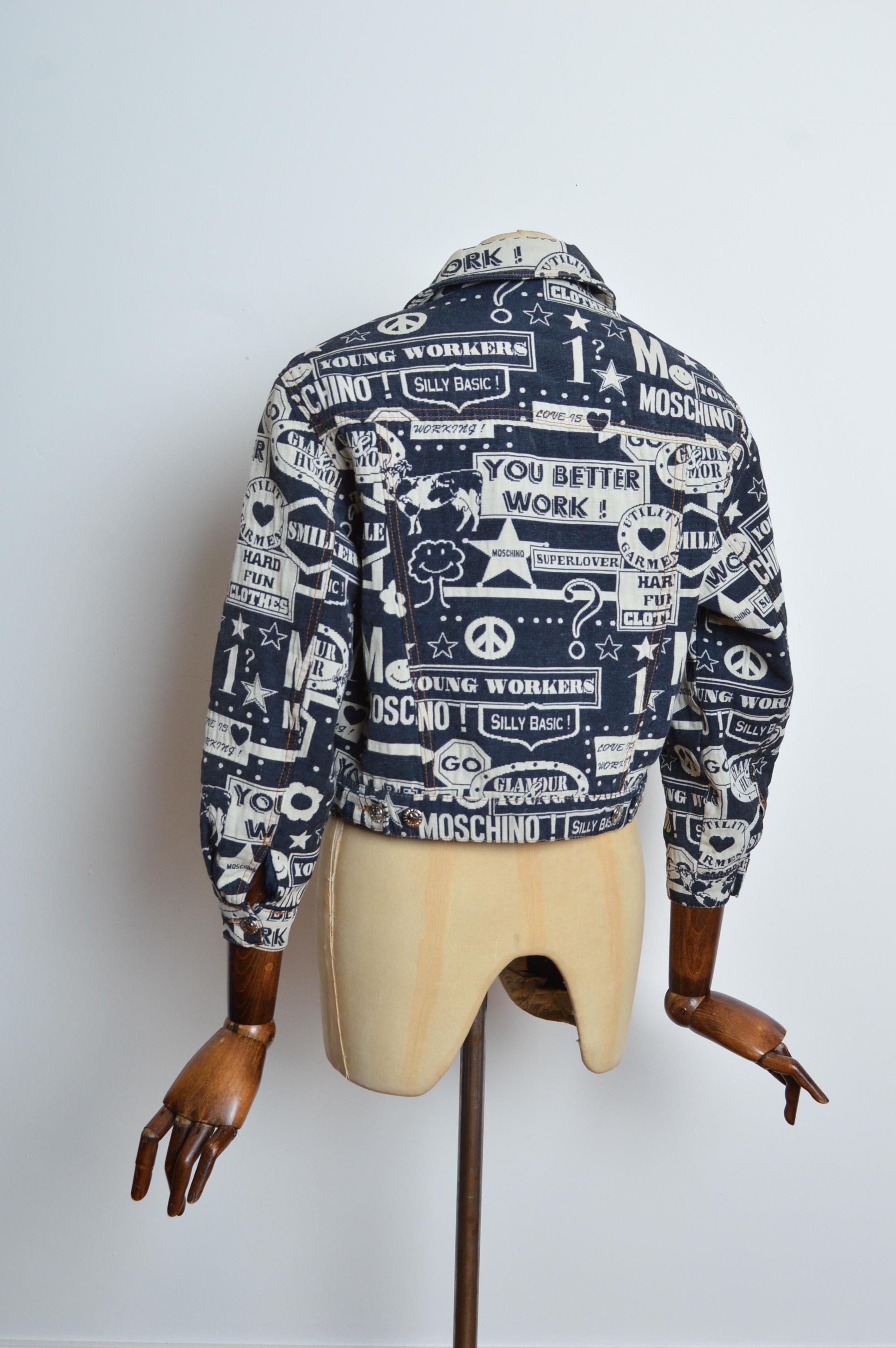 Divertente Moschino, giacca in denim anni '90 con motivo di arazzo intrecciato - Navy in vendita 8
