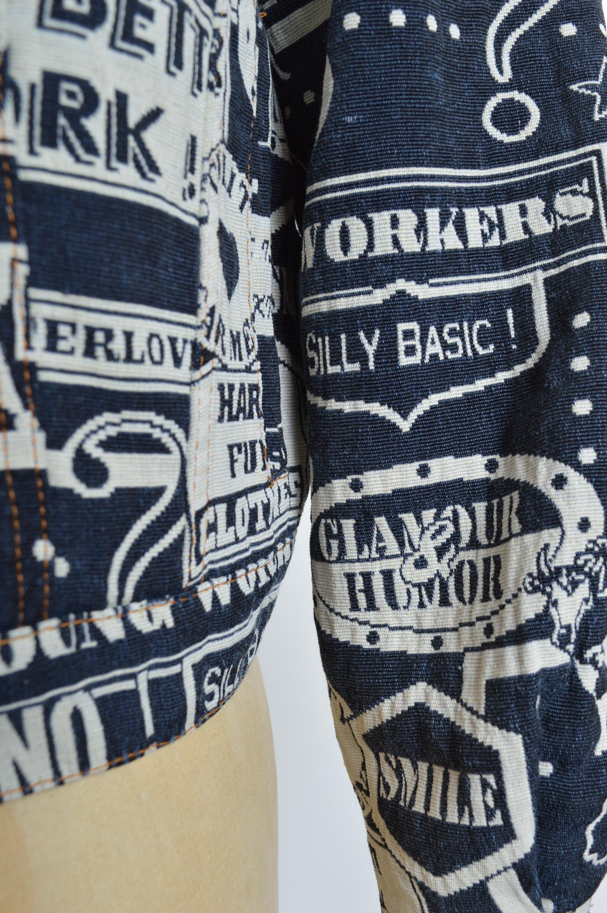 Divertente Moschino, giacca in denim anni '90 con motivo di arazzo intrecciato - Navy in vendita 2