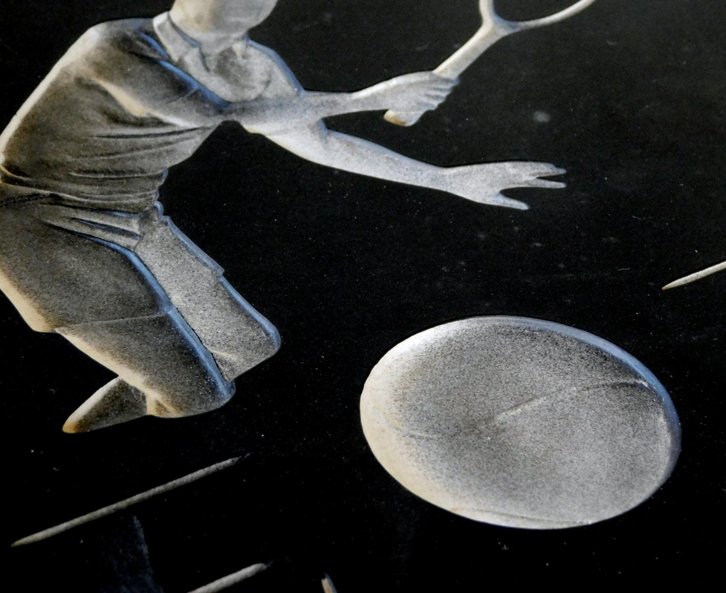 Sculpté Ensemble amusant de 3 plaques de sport en plâtre Artcraft en relief négatif Hans Richter 1961 en vente