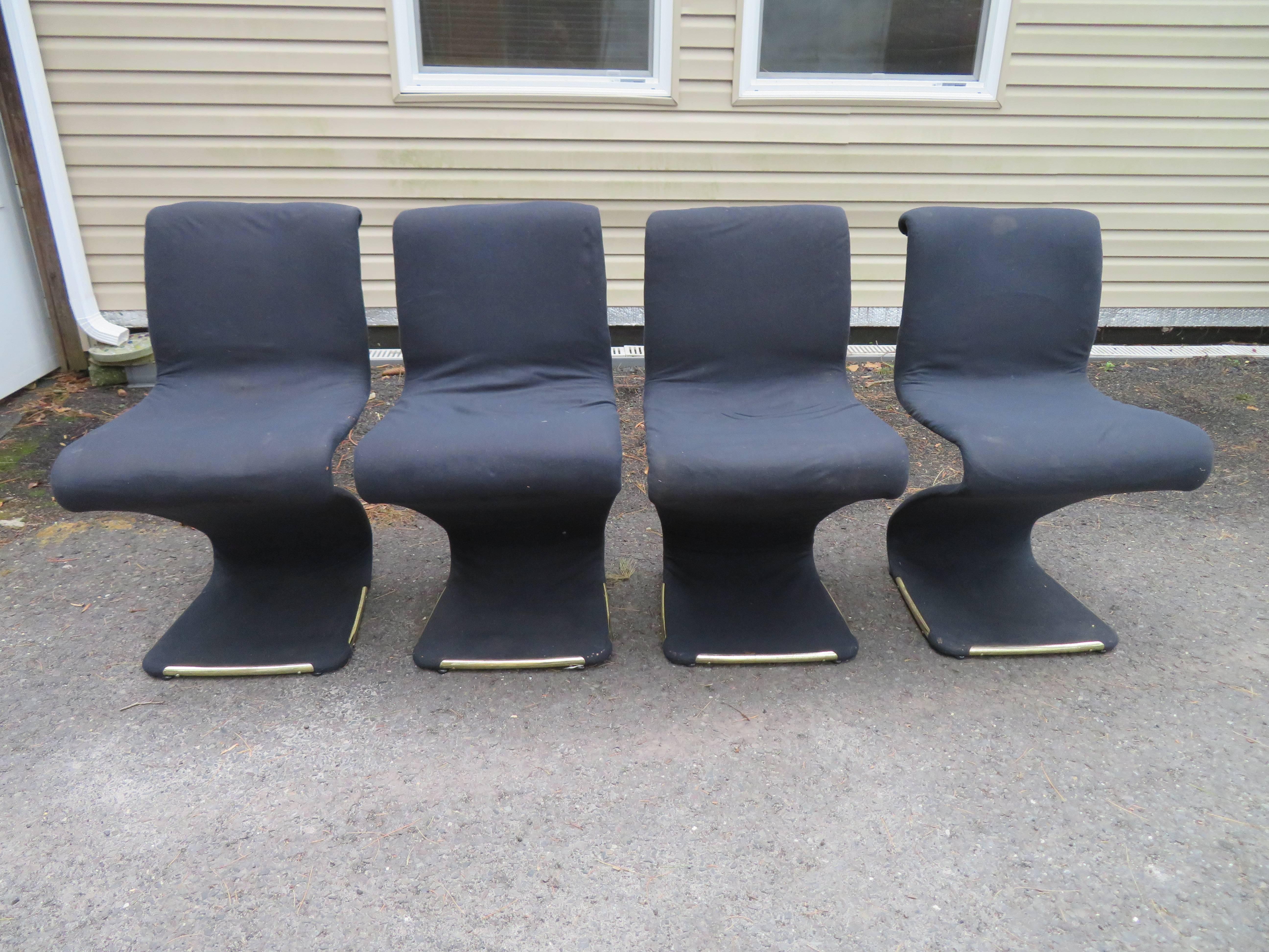Fun-Set aus vier „S“-Sesseln aus der Mitte des Jahrhunderts, entworfen von Verner Panton im Angebot 3