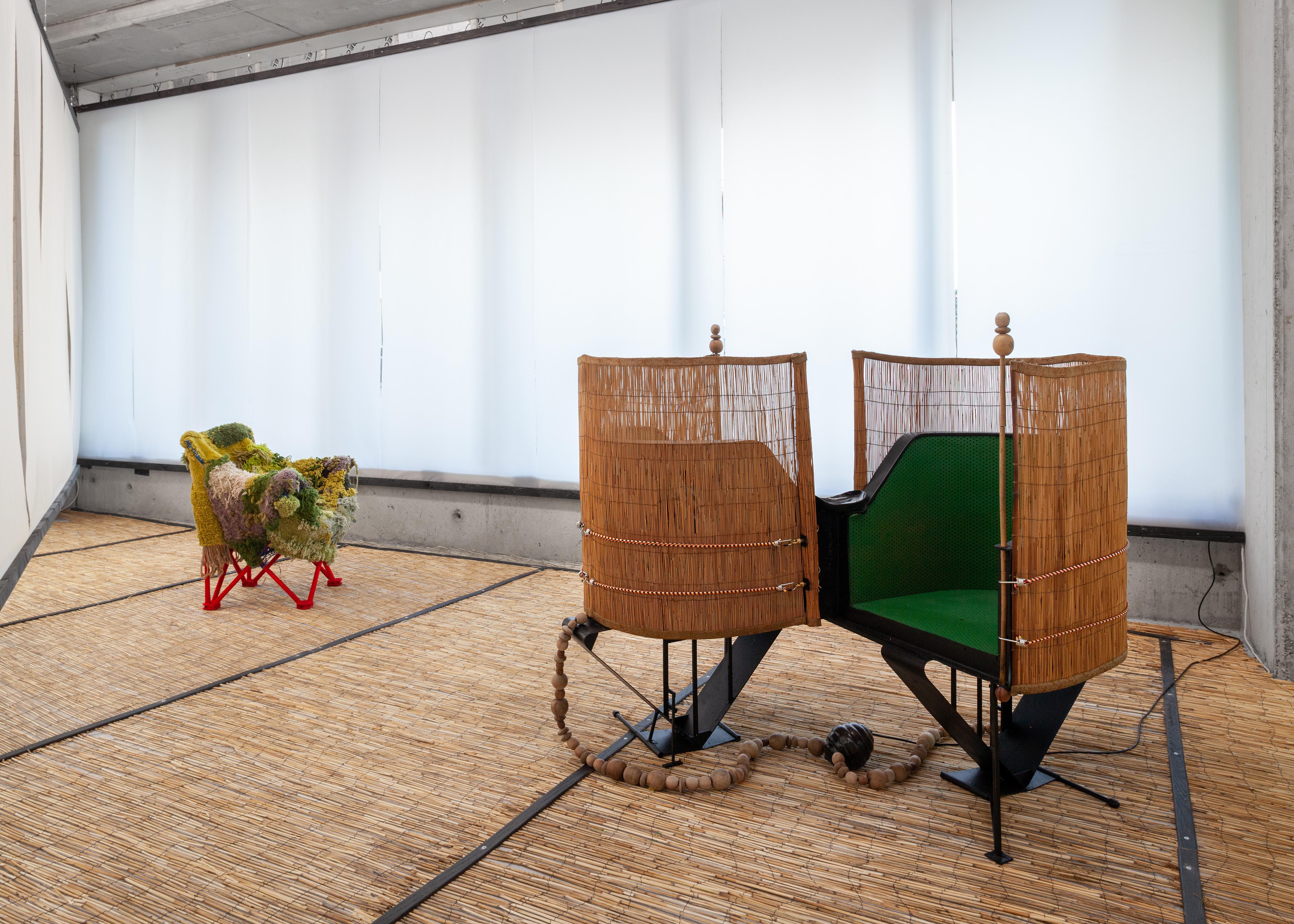 Chaise / trône fonctionnelle « gauche au bout du couloir » par Lionel Jadot en vente 4