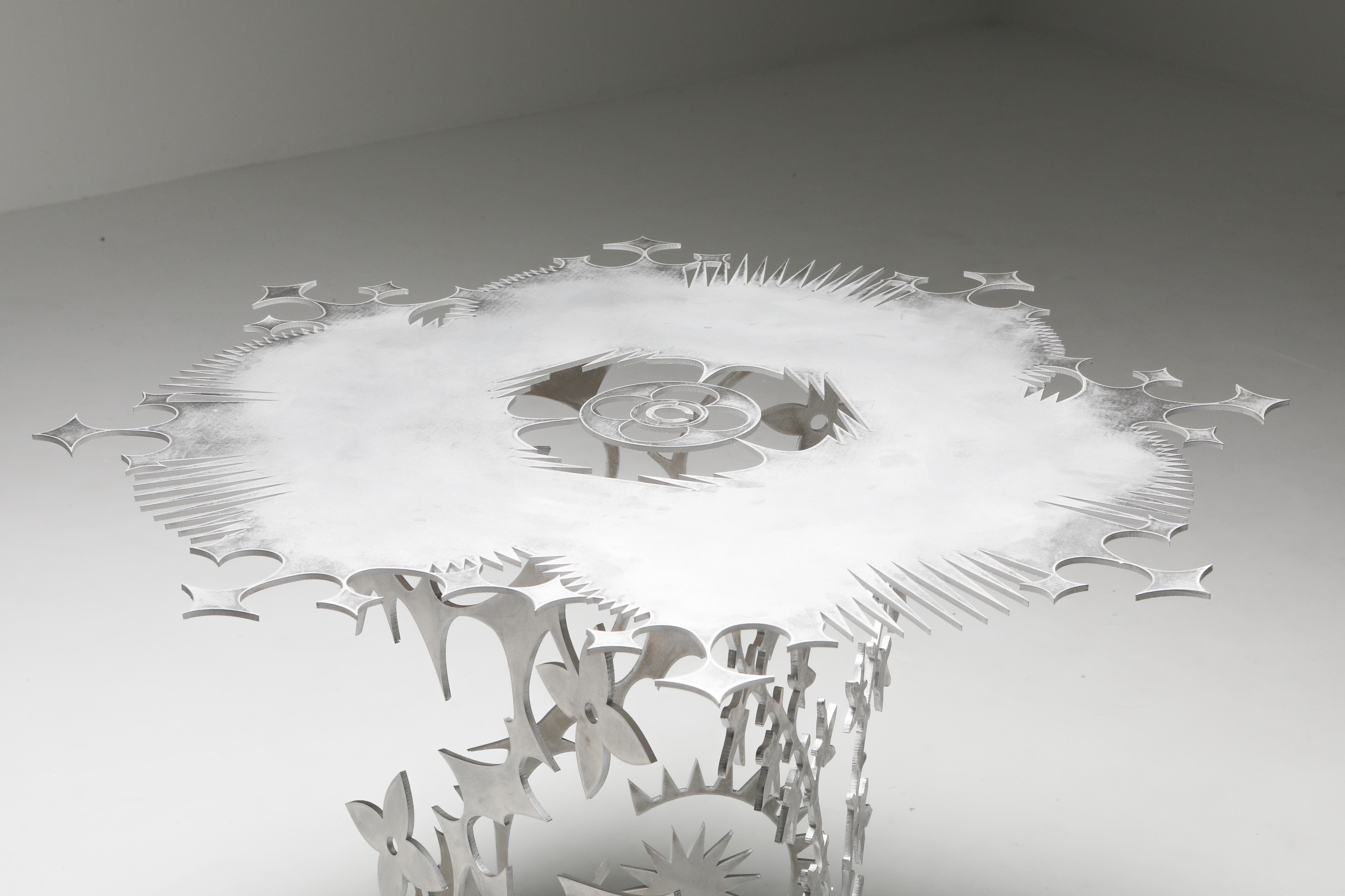 „Ornamentum 2“ 6 mm Tisch aus lasergestrahltem Aluminium Orson Van Beek & Quinten Mestdagh im Angebot 3