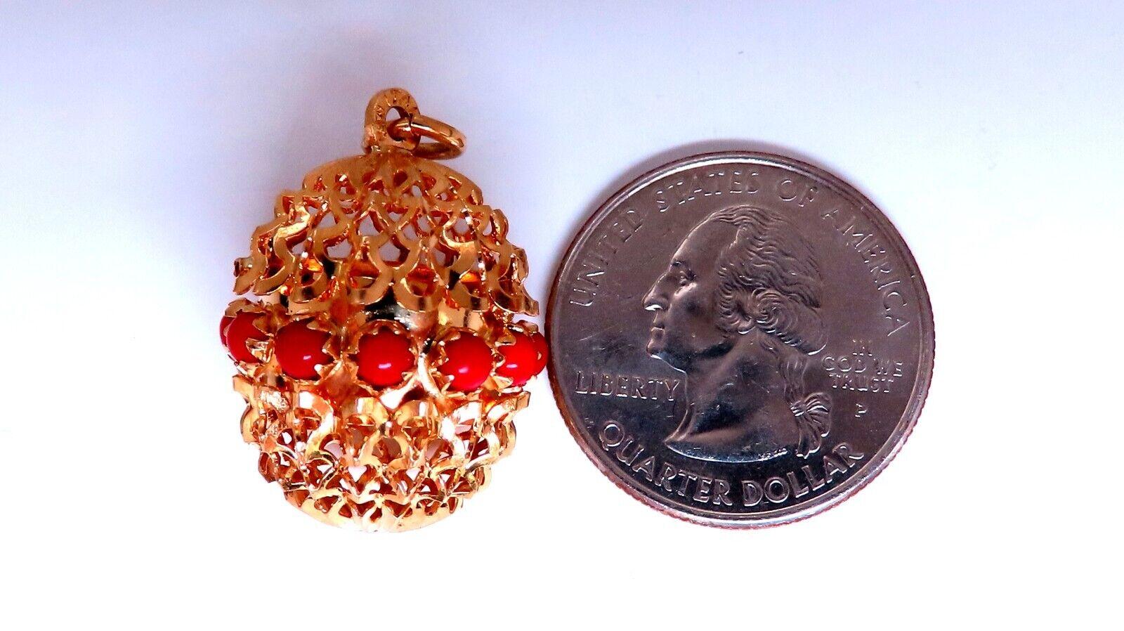 Functional Poison Pill Pendant Open Filigree Detail 18kt gold coral In New Condition For Sale In New York, NY