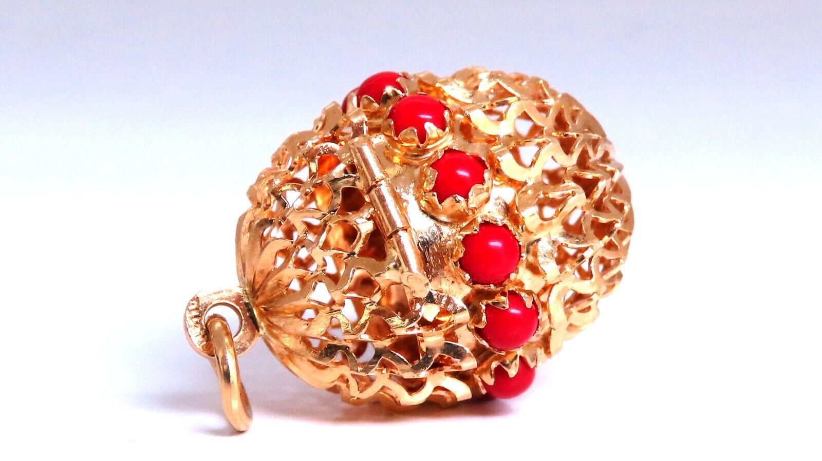 Functional Poison Pill Pendant Open Filigree Detail 18kt gold coral For Sale 1