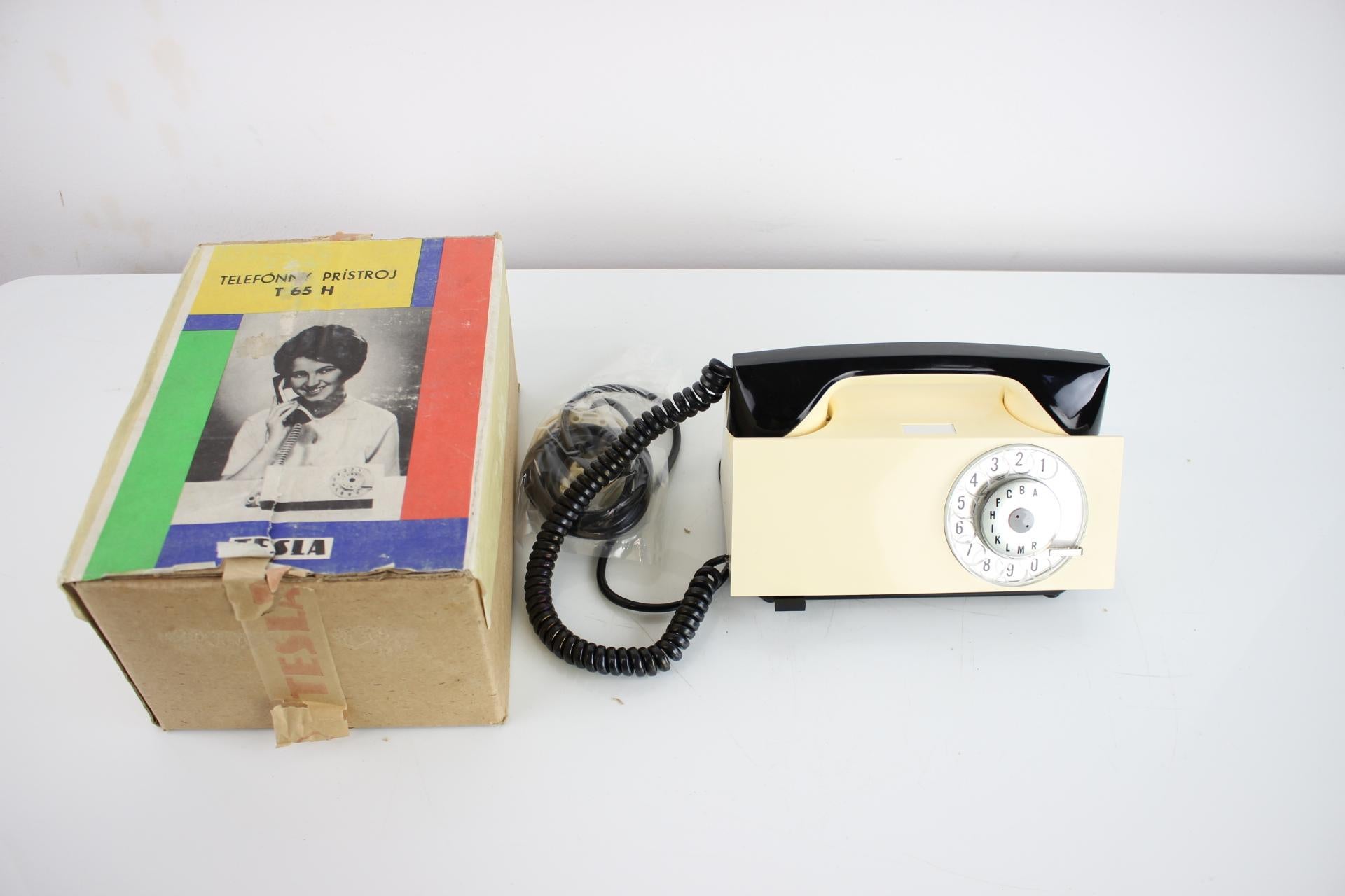 Mid-Century Modern Functional unused phone in top condition, Tesla T65H 1969, Czech Republic For Sale