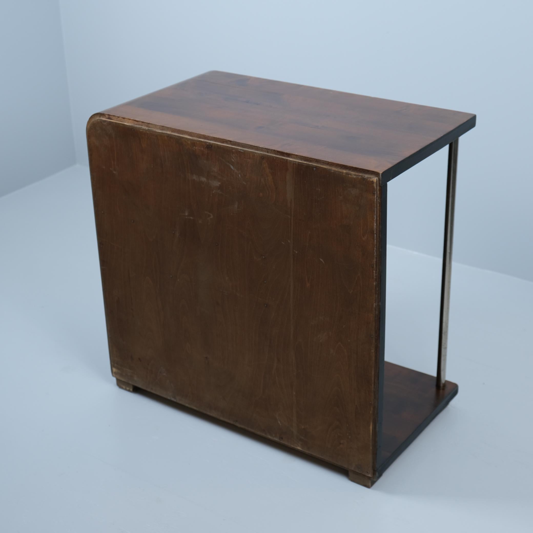 Funktionalistischer Art-Déco-Beistelltisch aus dunkler Birke und Tubuar-Stahl, Finnland 1930er Jahre im Angebot 1