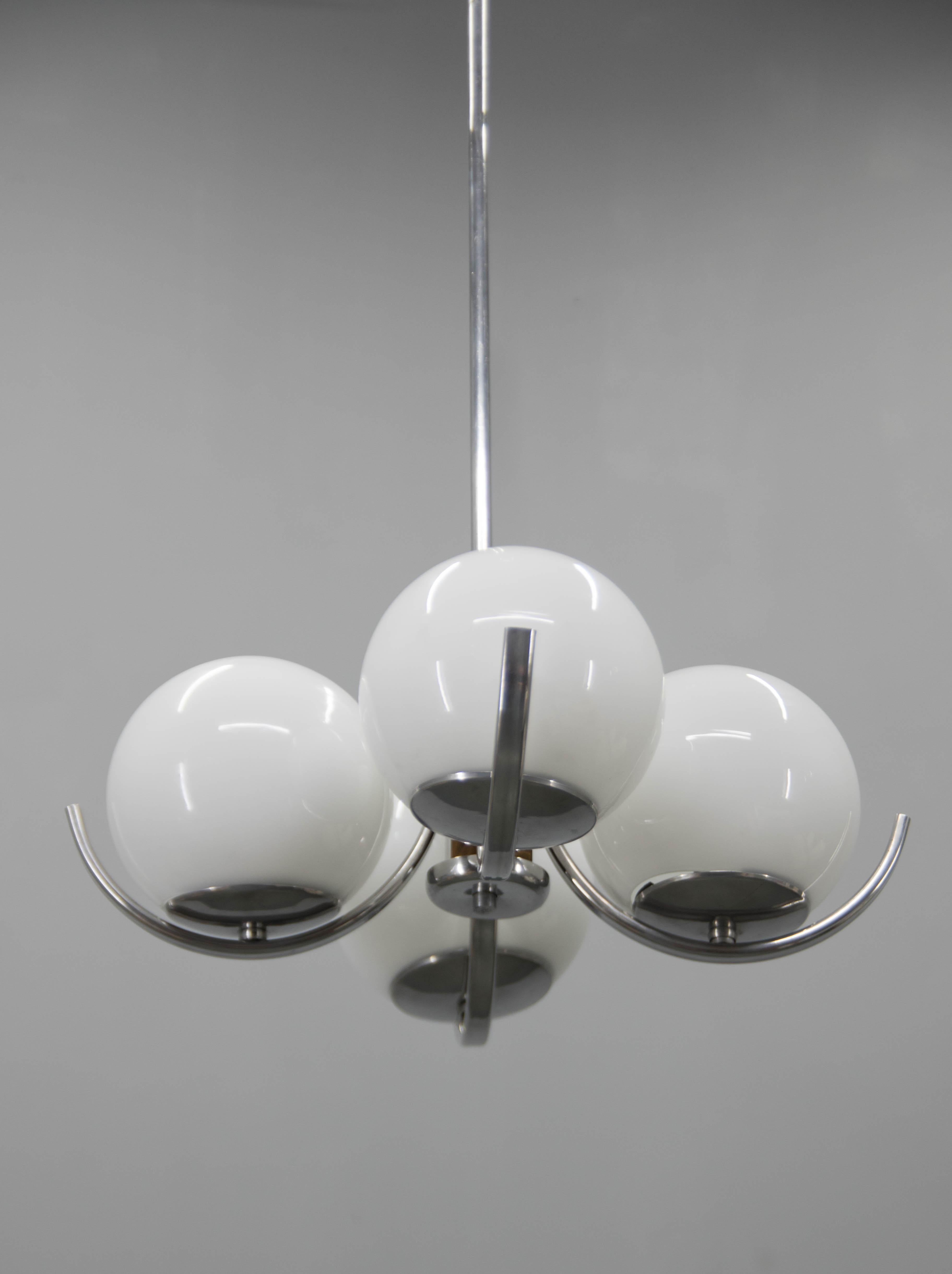 Funktionalistischer / Bauhaus-Kronleuchter, 1930er Jahre (Aluminium) im Angebot