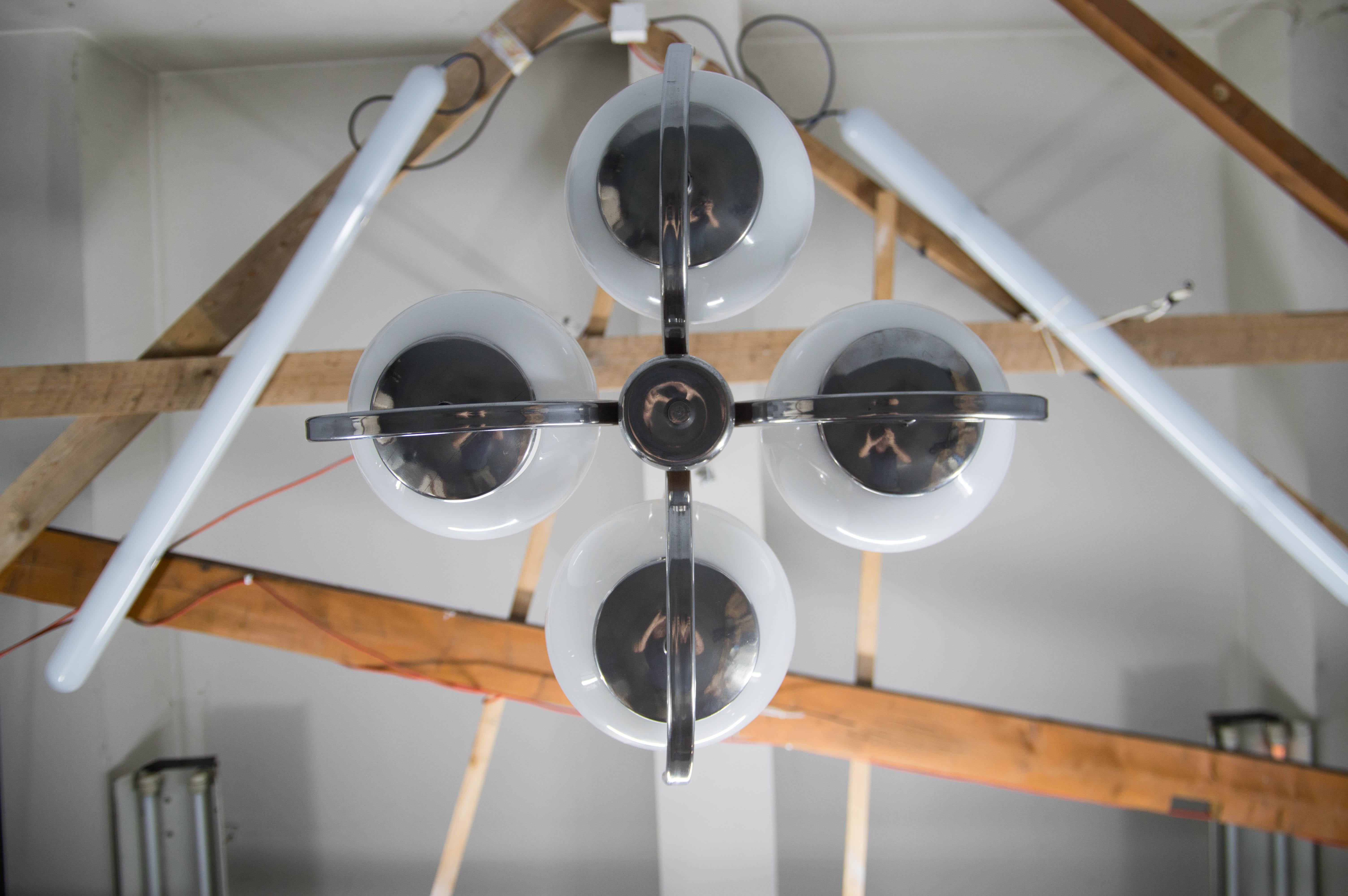 Funktionalistischer / Bauhaus-Kronleuchter, 1930er Jahre im Angebot 3