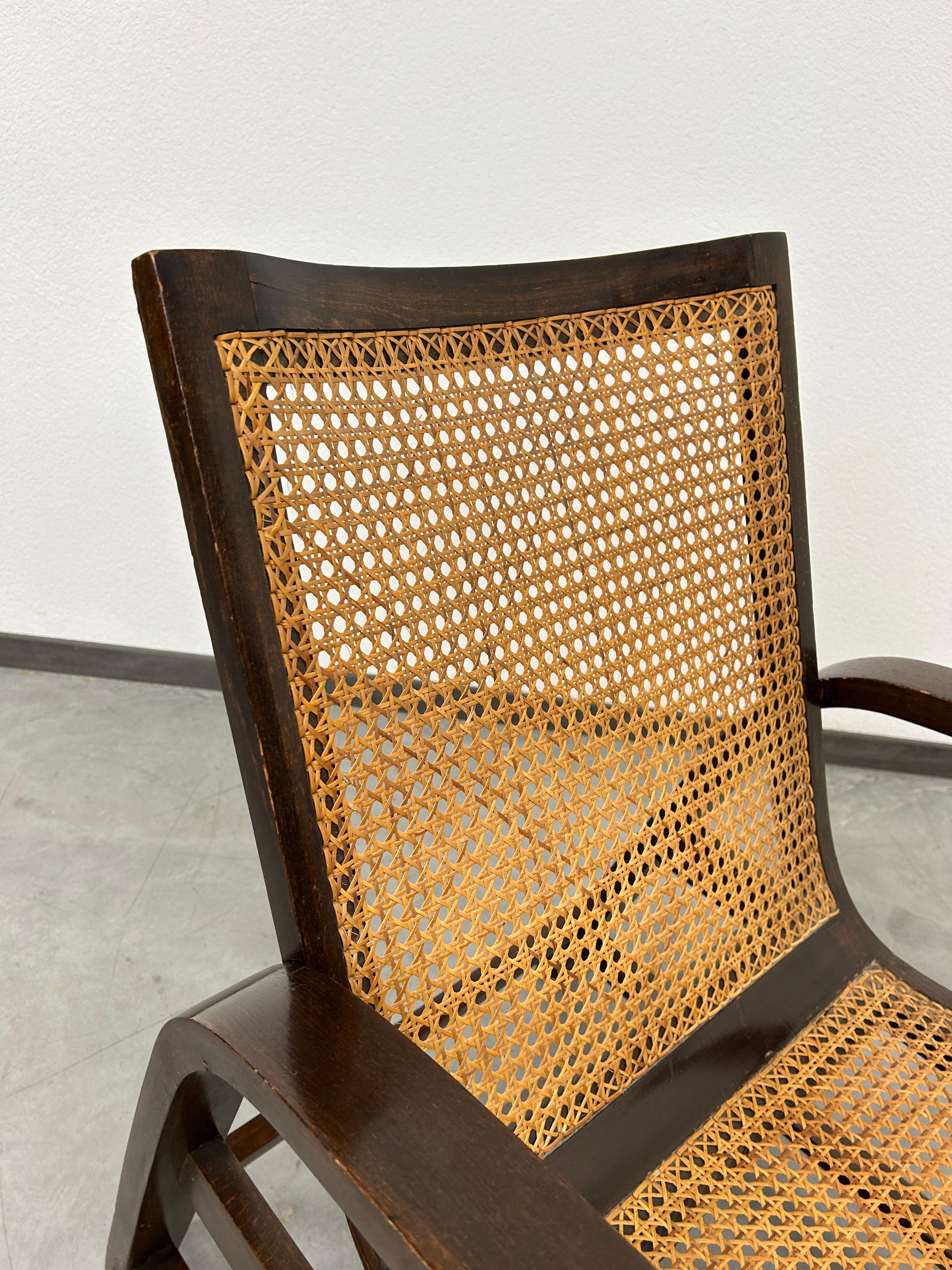 Rattan Functionalist bentwood lounge chair by Thonet Mundus For Sale