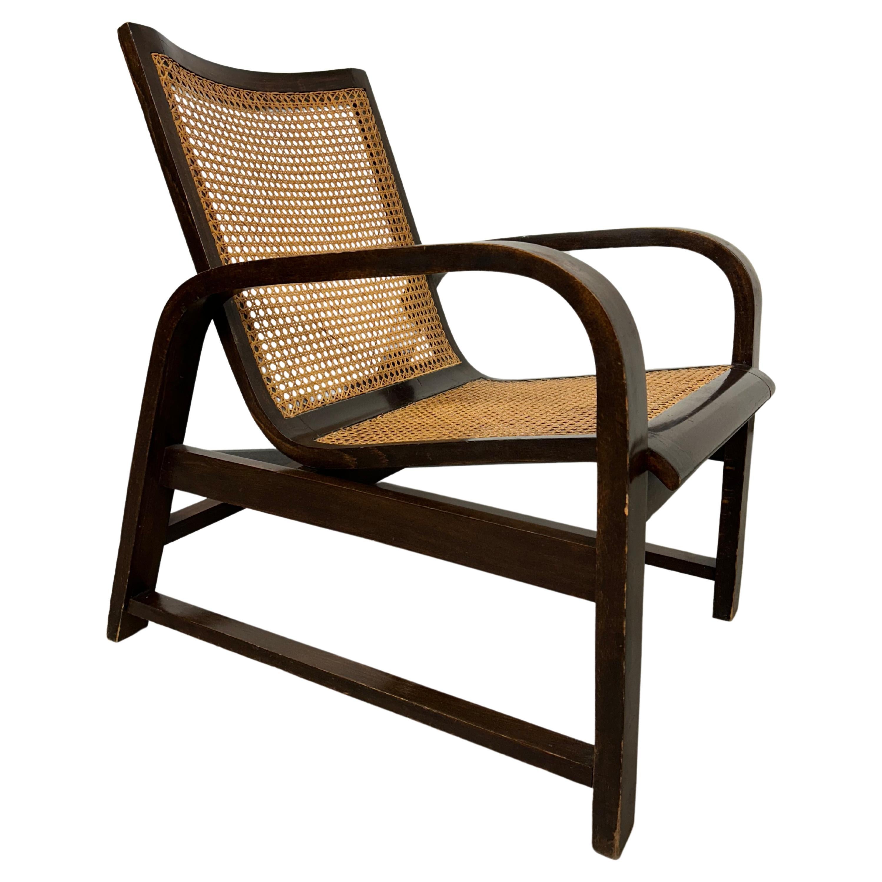 Functionalist bentwood lounge chair by Thonet Mundus For Sale