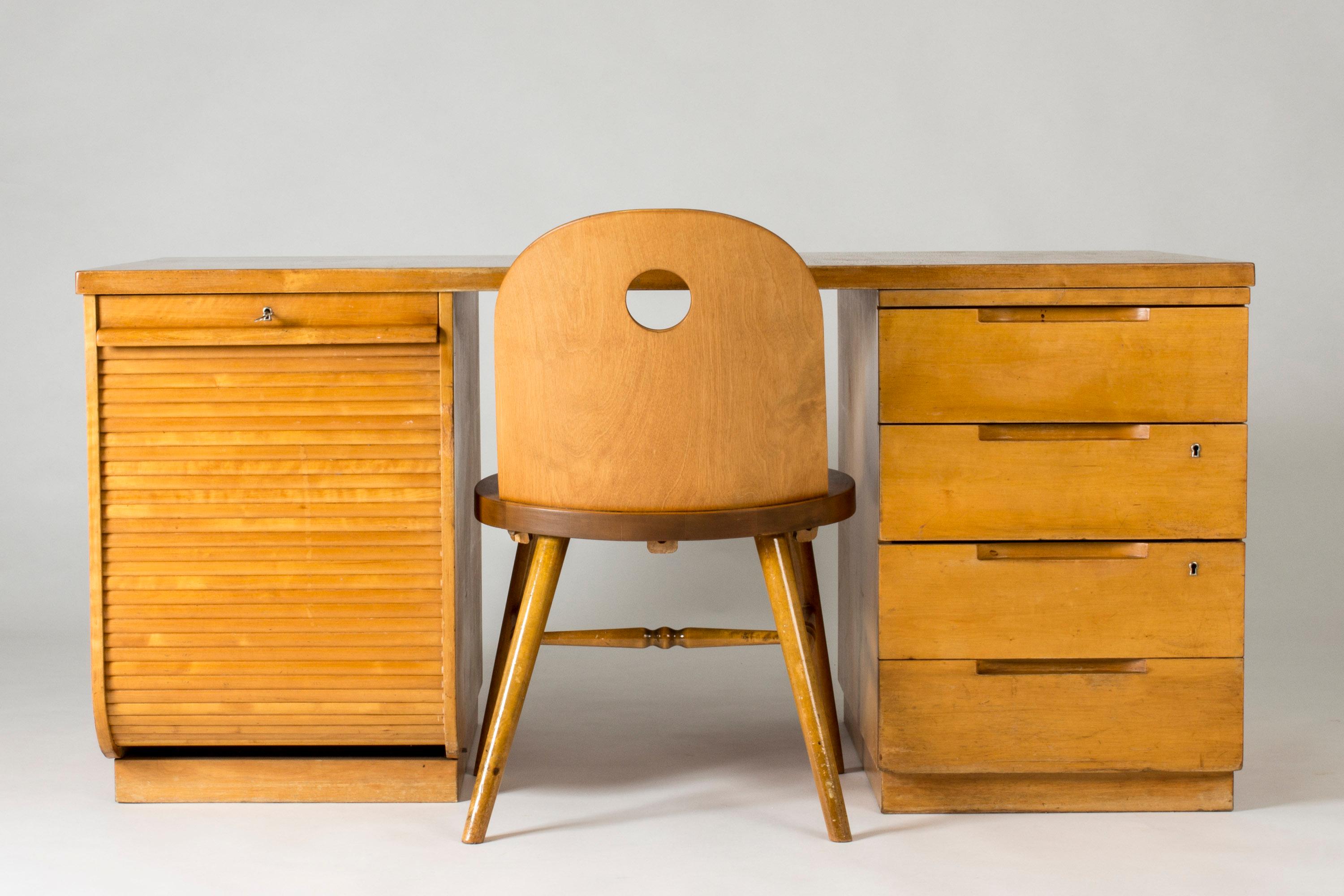 Functionalist Birch Desk by Alvar Aalto for Artek, Finland, 1930s In Good Condition For Sale In Stockholm, SE