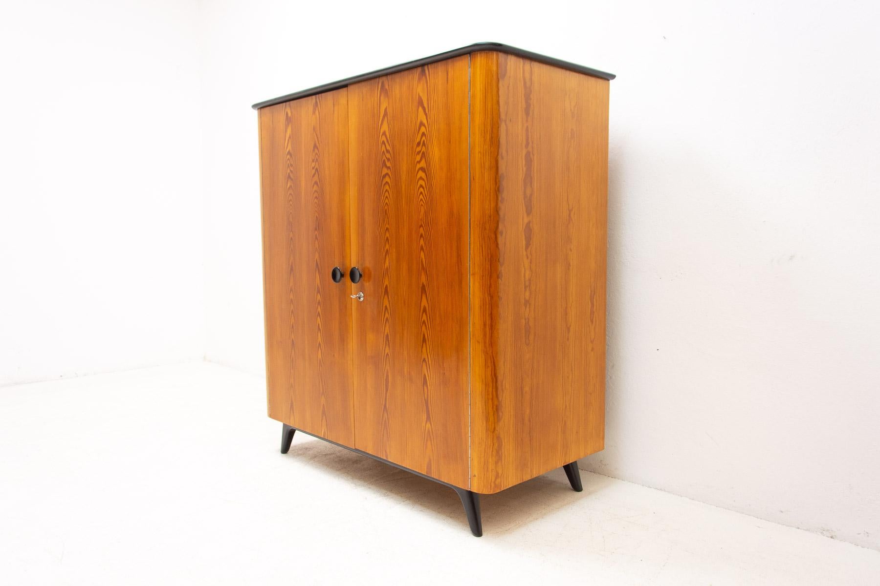Wood Functionalist Cabinet by Jindřich Halabala for UP Zavody, 1950´s, Czechoslovakia For Sale