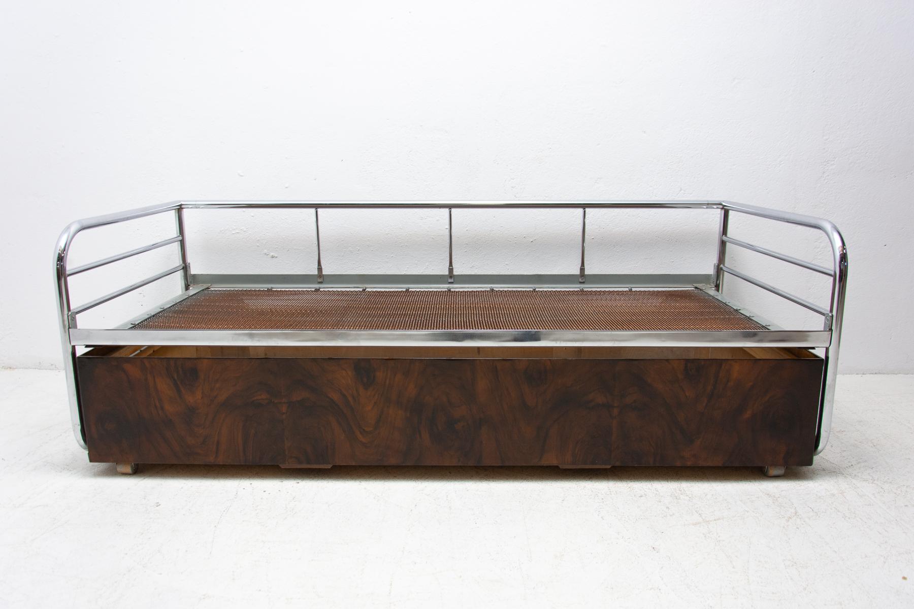 Functionalist Chromed Sofabed by Kovona, Czechoslovakia, 1950's 5