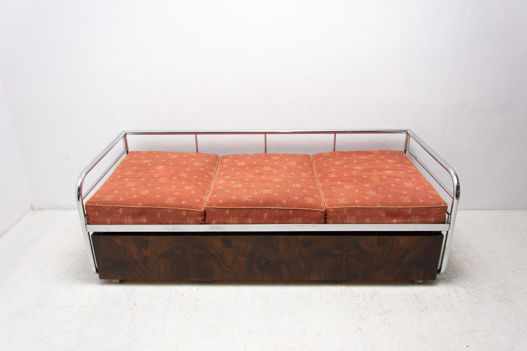 Functionalist Chromed Sofabed by Kovona, Czechoslovakia, 1950's 10