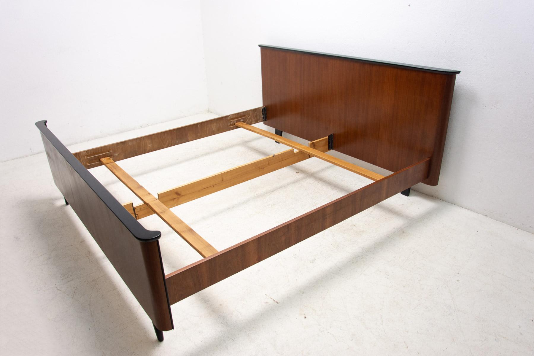 Bauhaus Functionalist Double Bed by Jindřich Halabala for UP Závody, 1950´s