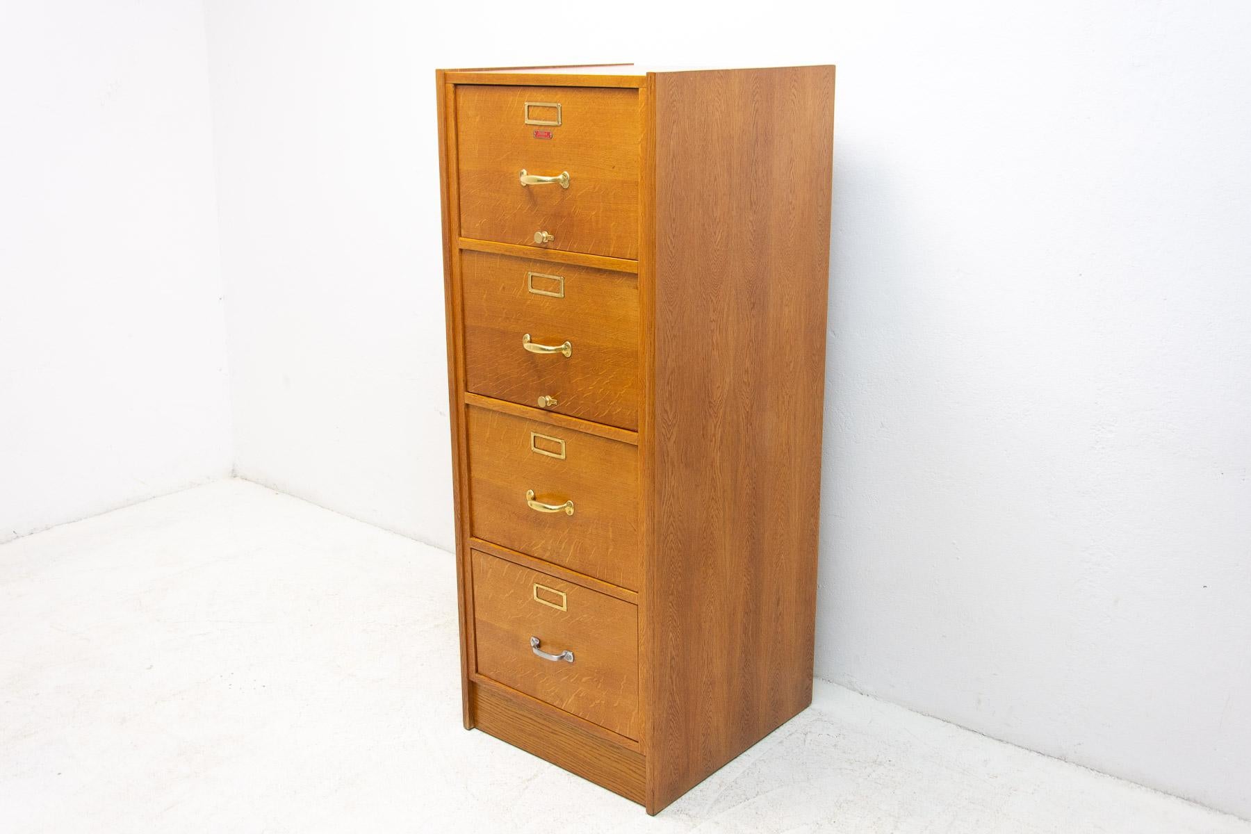  Functionalist Industrial Filing Cabinet, 1930s, Czechoslovakia In Excellent Condition In Prague 8, CZ