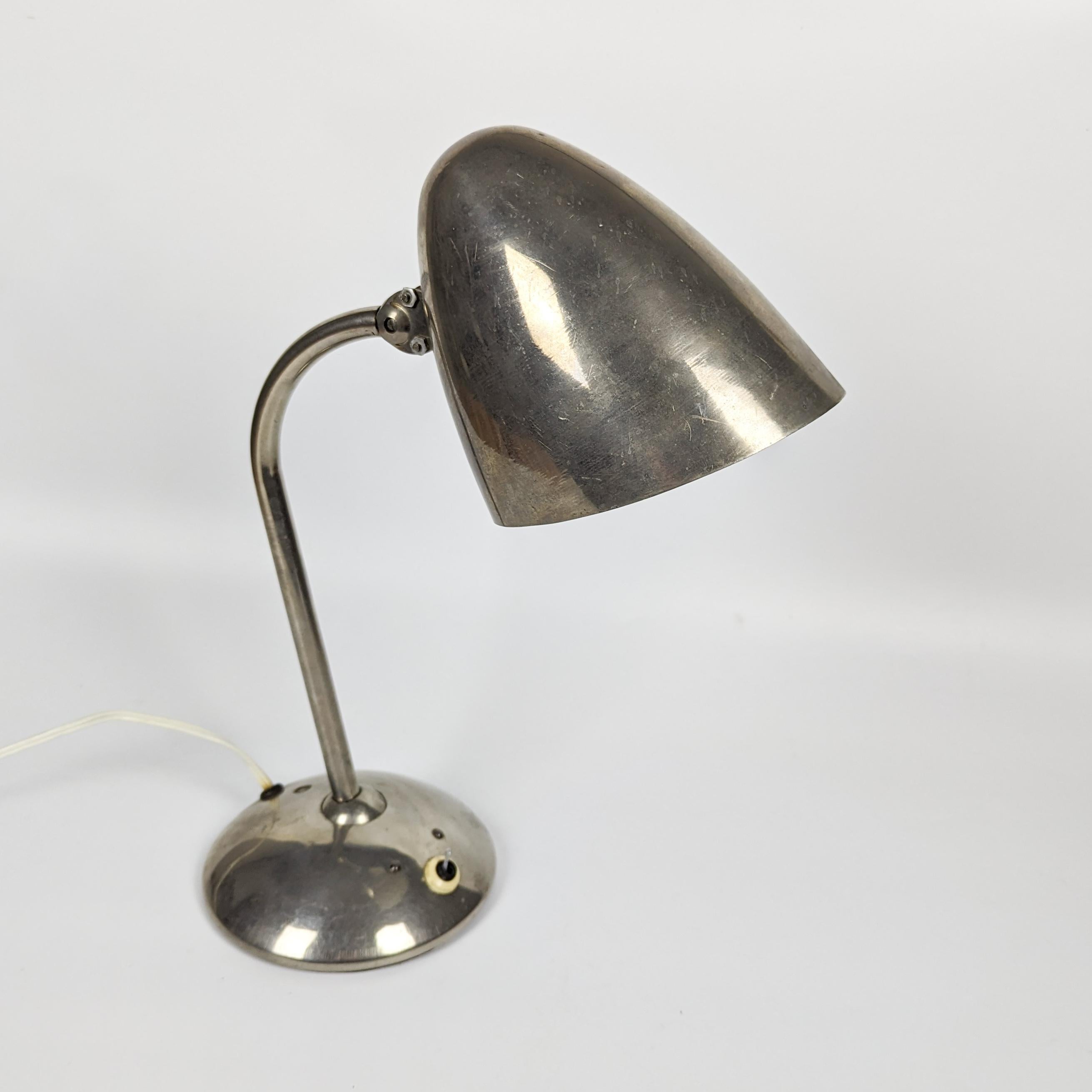 Tchèque Lampe de table fonctionnaliste en nickel de Franta Anýž, 1930 en vente