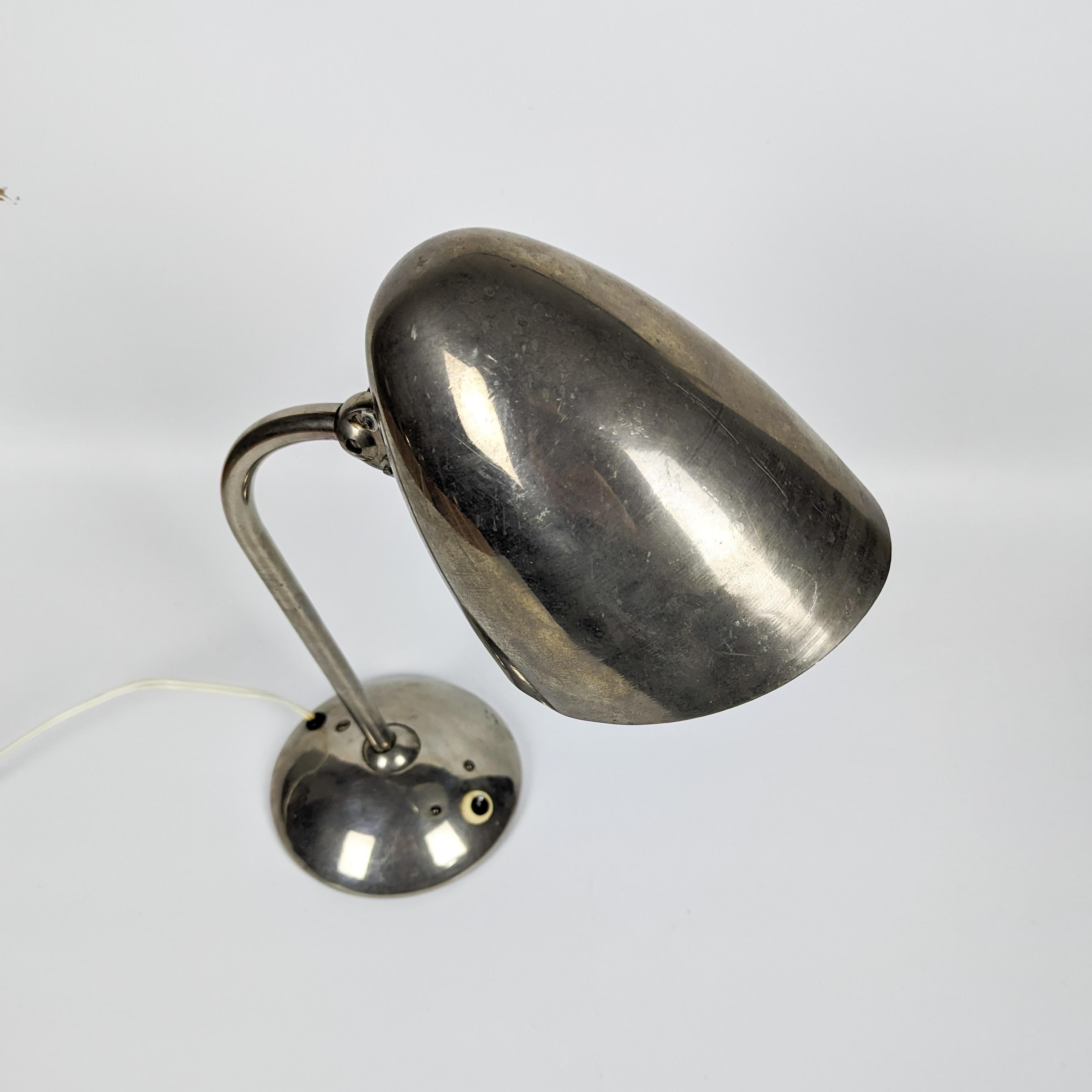 Milieu du XXe siècle Lampe de table fonctionnaliste en nickel de Franta Anýž, 1930 en vente