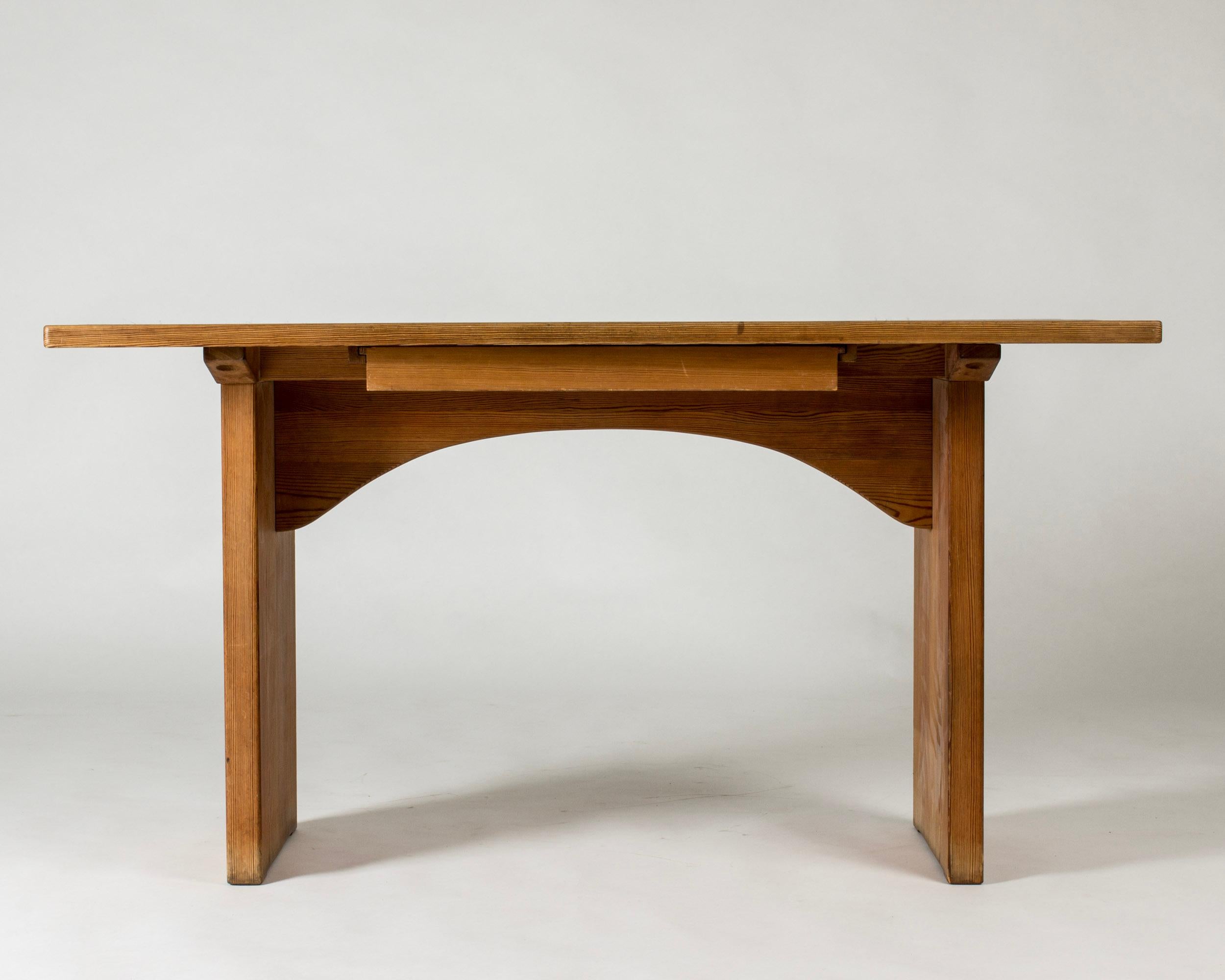 Mid-20th Century Functionalist 
