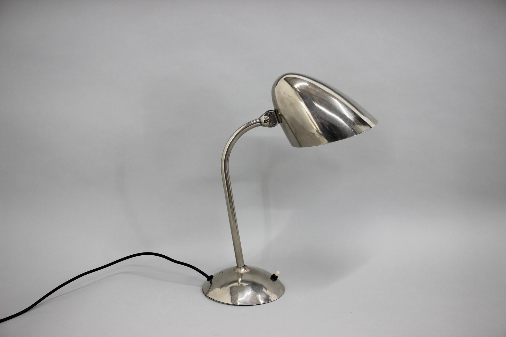 - Flexible nickel-plated table lamp produced by IAS in 1930s
- Very good original condition
- Rewired: 1 x 40W, E25-E27 bulb
- US plug adapter included.