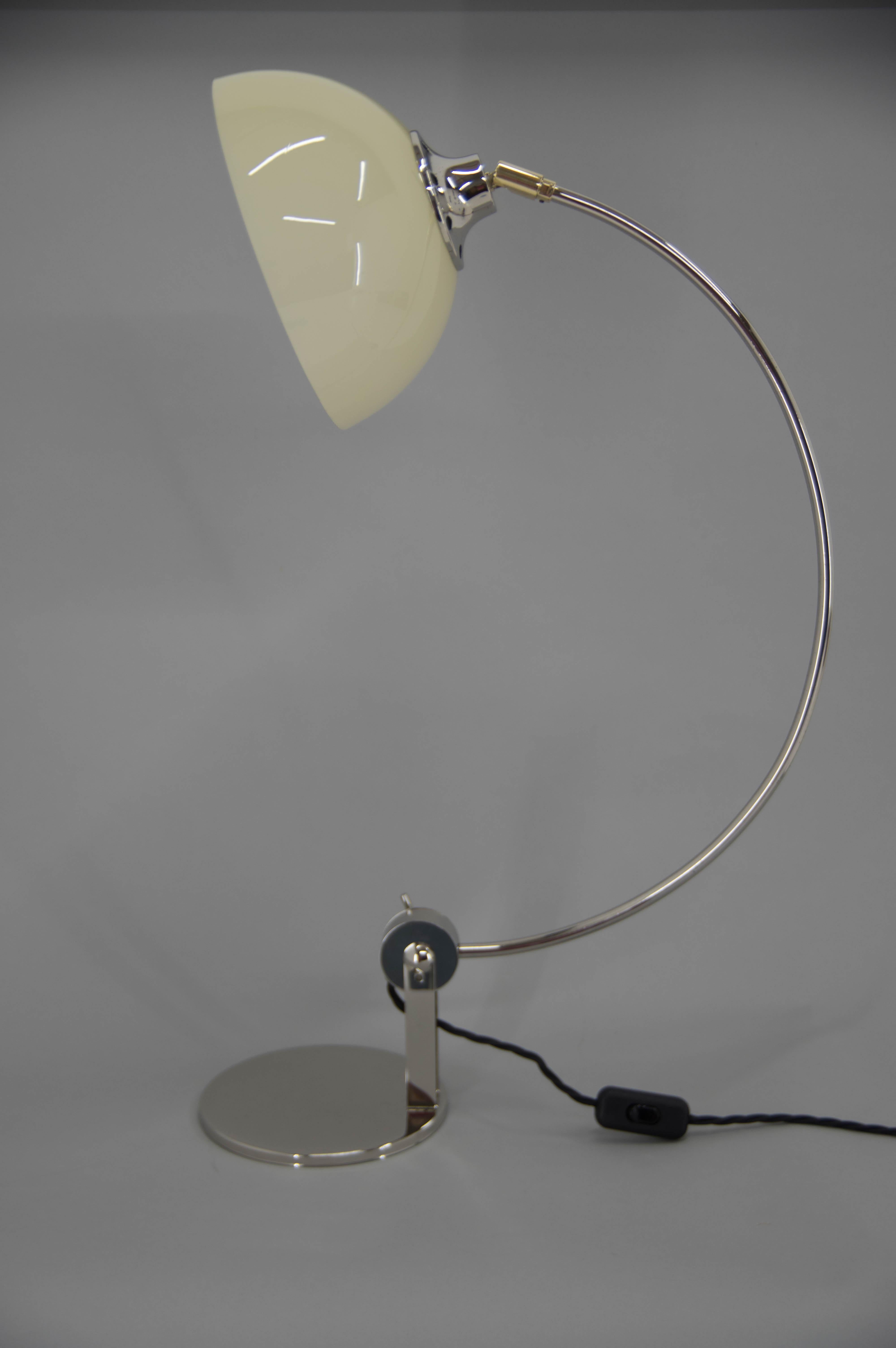 Functionalist Table Lamp, Europe, 1950s, Excellent Condition In Excellent Condition For Sale In Praha, CZ