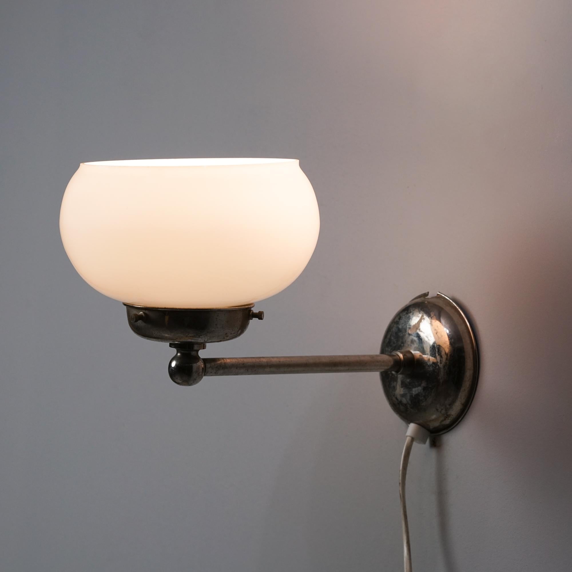 Functionalist Wall Light, Attributed to Paavo Tynell, 1930s (Finnisch) im Angebot