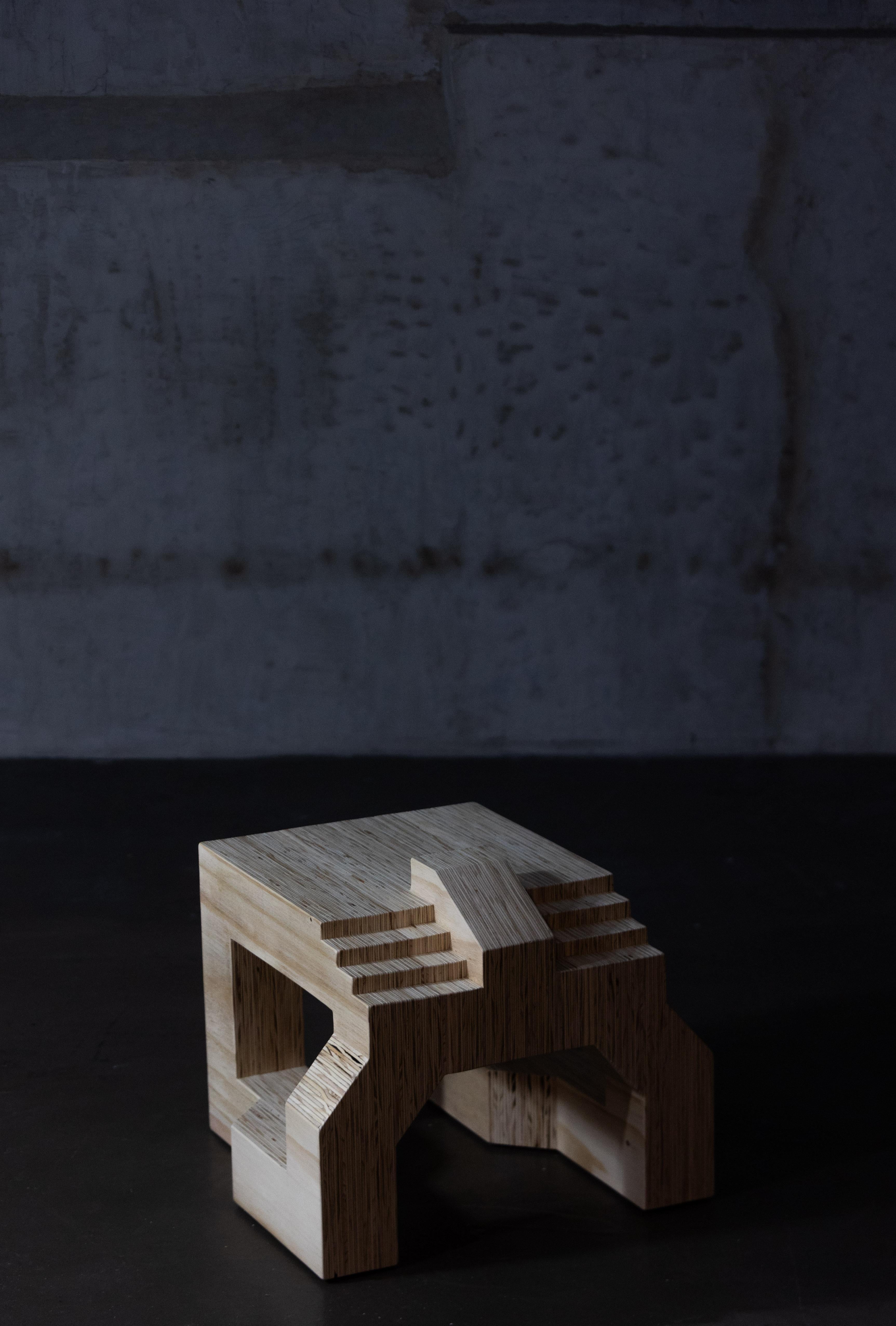 Mesa auxiliar / Taburete Fundamentos del Vacío by Lasanimas
Dimensiones: An 50 x Pr 48 x Al 36 cm
Materiales: Madera contrachapada.


Las Ánimas es el dúo creativo compuesto por Trini Salamanca y Pablo Párraga, afincado en Sevilla desde 2014.