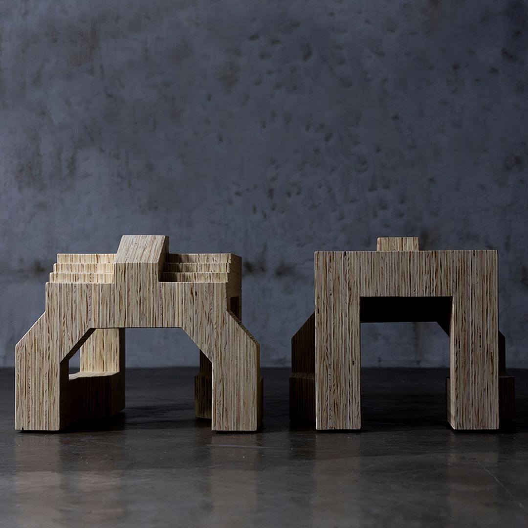 Mesa auxiliar / Taburete Fundamentos del Vacío by Lasanimas Madera contrachapada en venta
