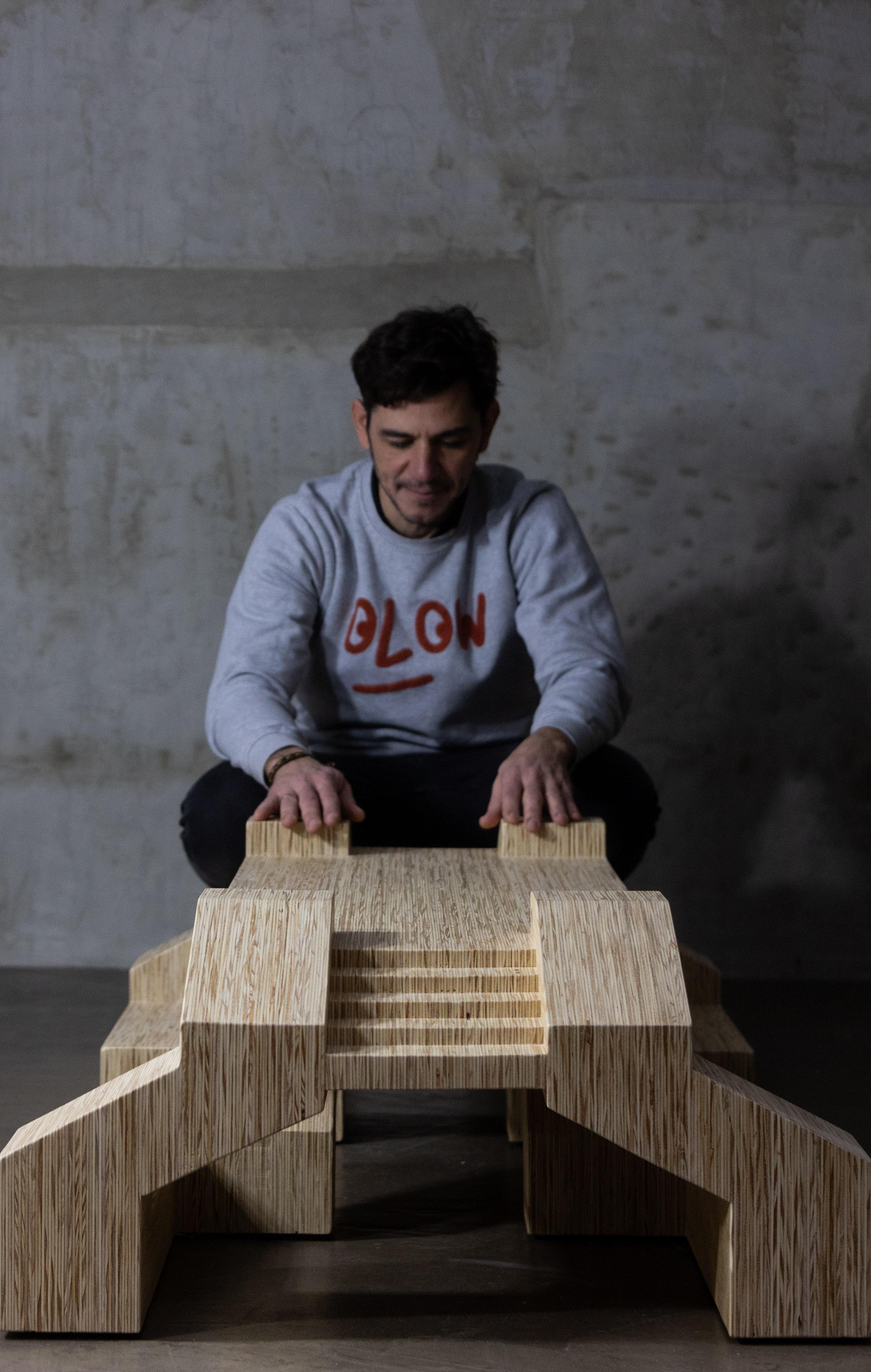 Mesa baja Fundamentos del Vacío by Lasanimas Siglo XXI y contemporáneo en venta