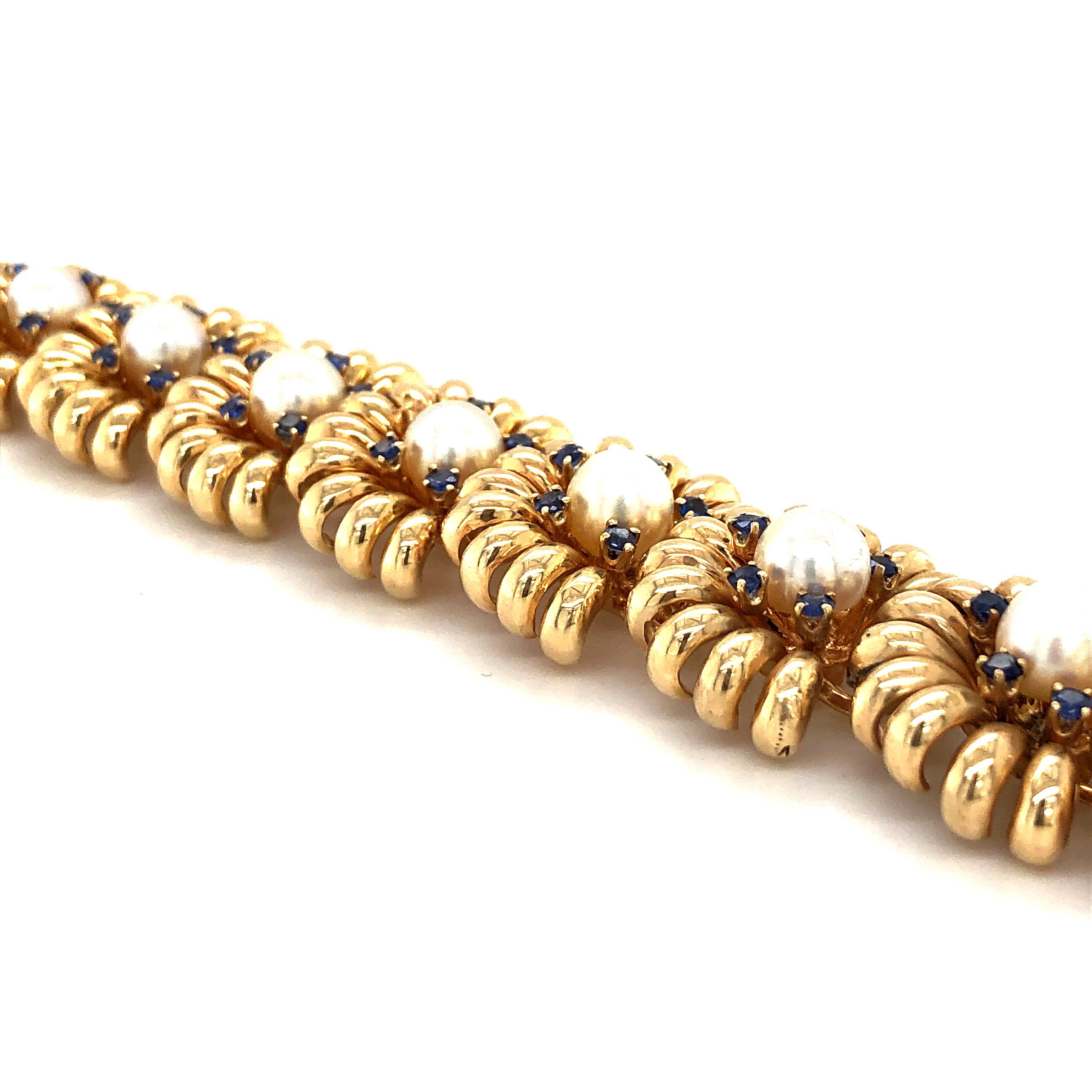 Brilliant Cut Funky 1960s Retro Akoya Pearl and Sapphire Bracelet in Gold