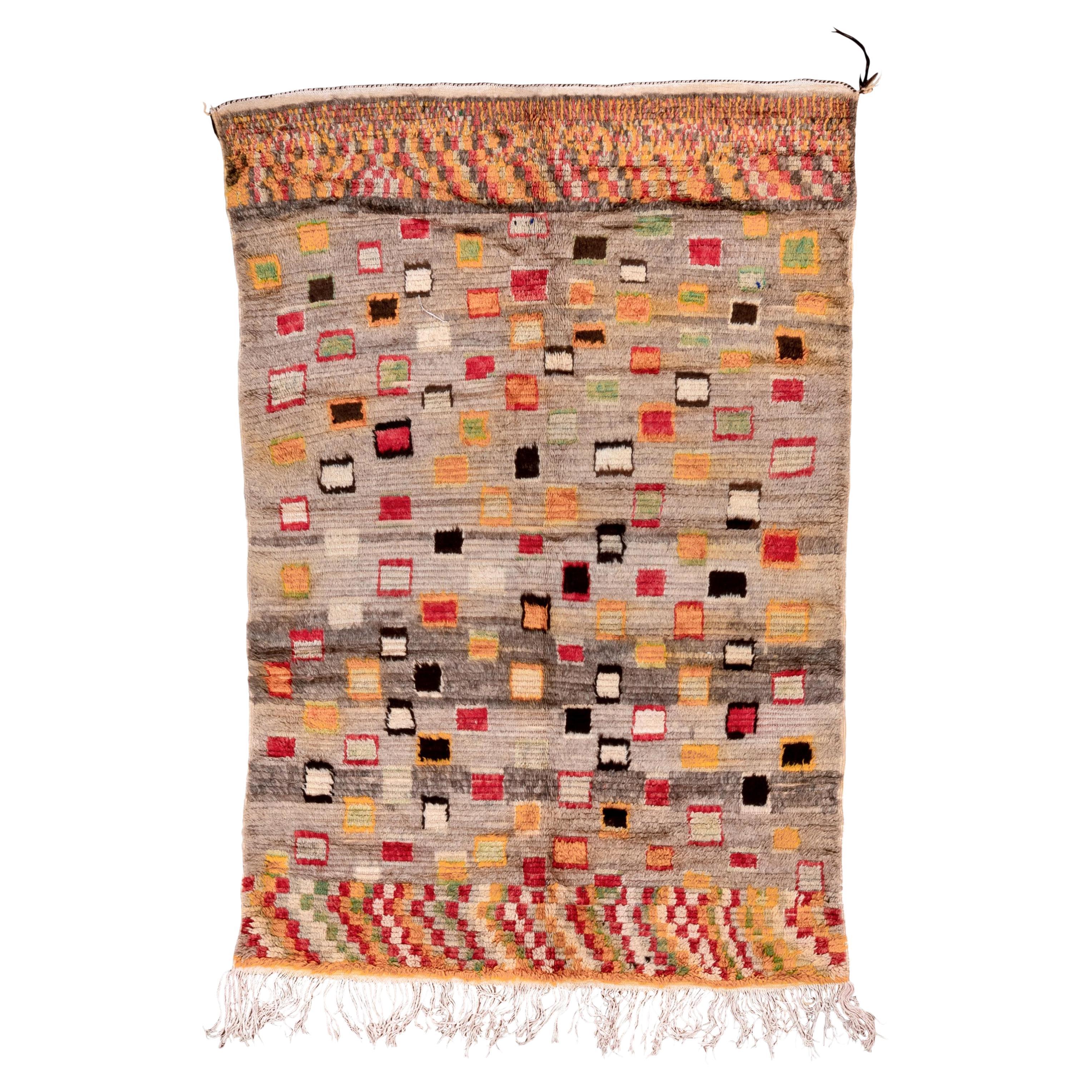 Funky & farbenfroher marokkanischer Vintage-Teppich, Leinen & graues Feld, gelbe und rote Akzente im Angebot