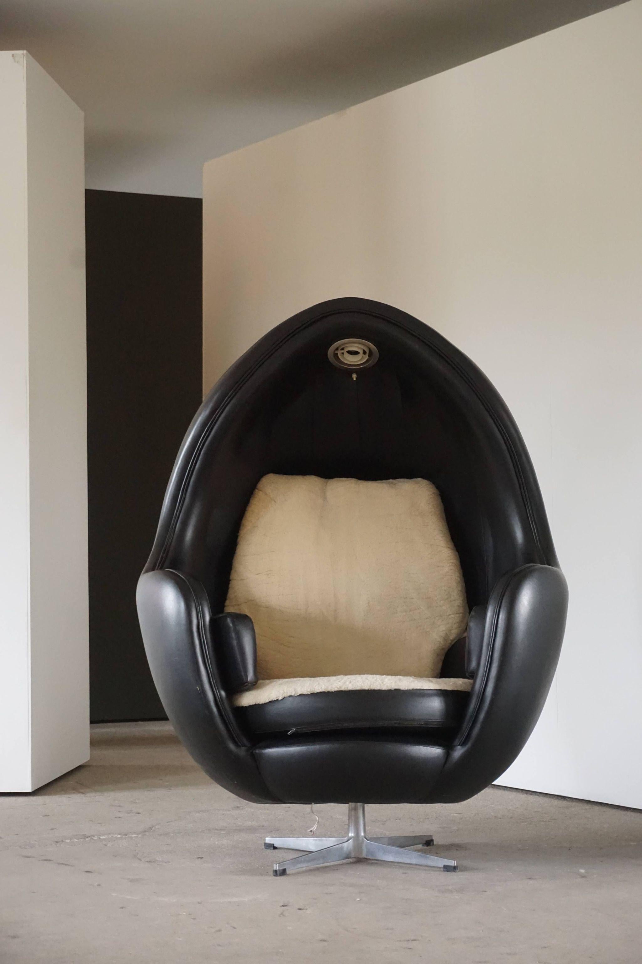 Steel Funky European Space Chair in Leather and Lambwool, Shaped like an Egg, 1980s