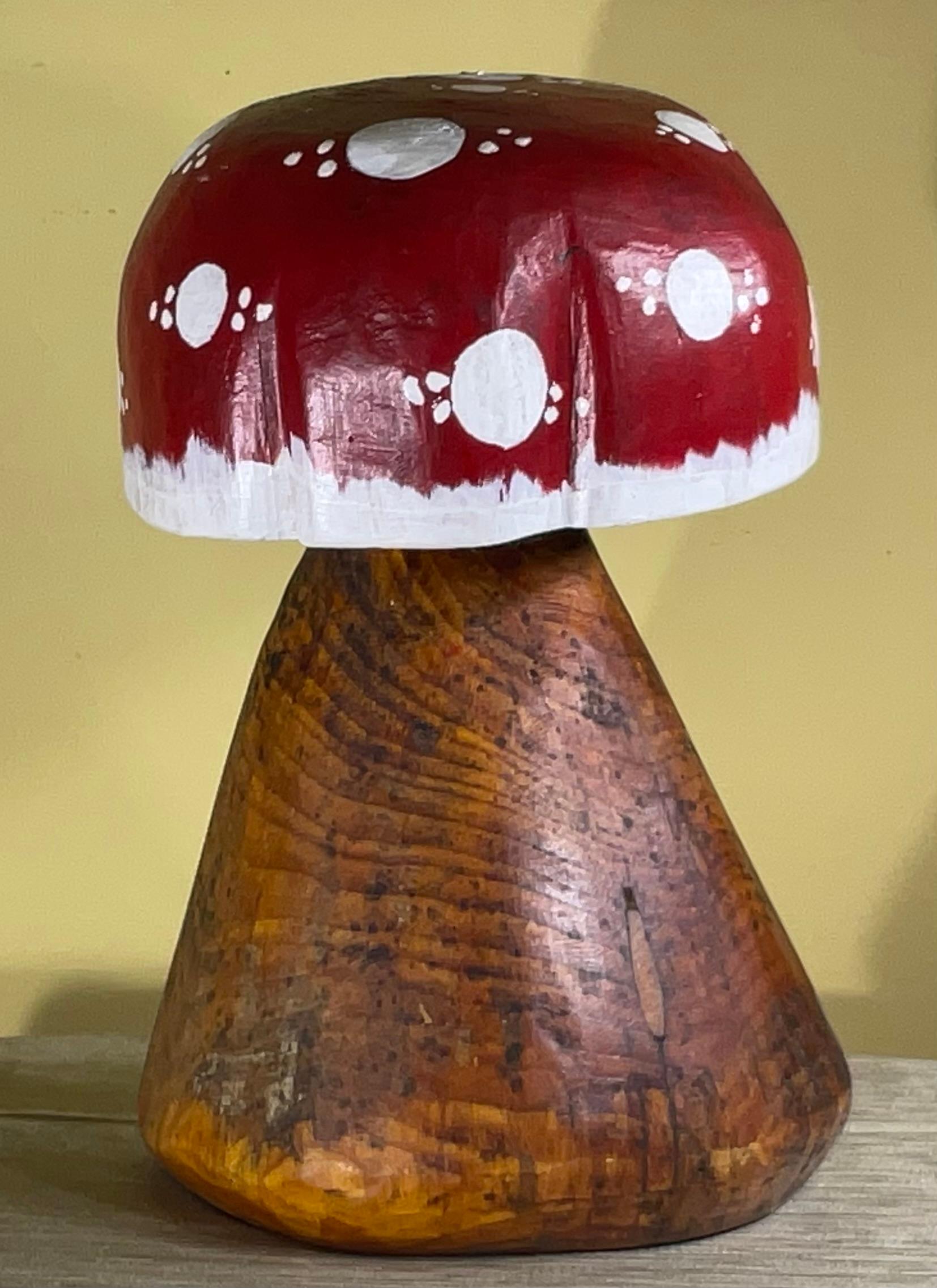 Funky intagliato a mano  Scultura di funghi Ashwood in vendita 2