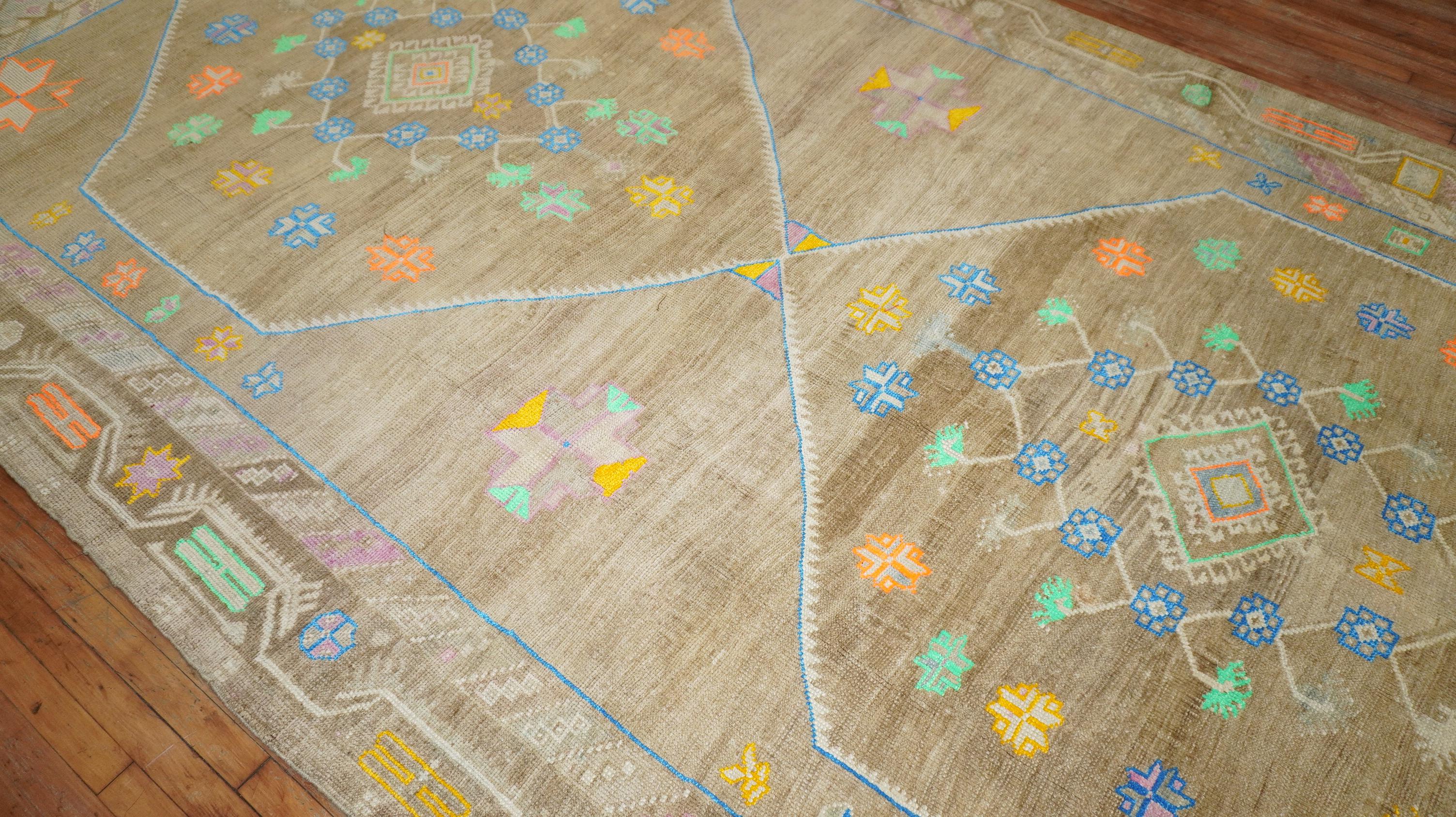 Tappeto geometrico Funky Kars turco del XX secolo in lana e cotone di dimensioni dispari in vendita 10