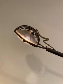 Lampada da tavolo industriale steampunk di Mario Villa, divertente e divertente