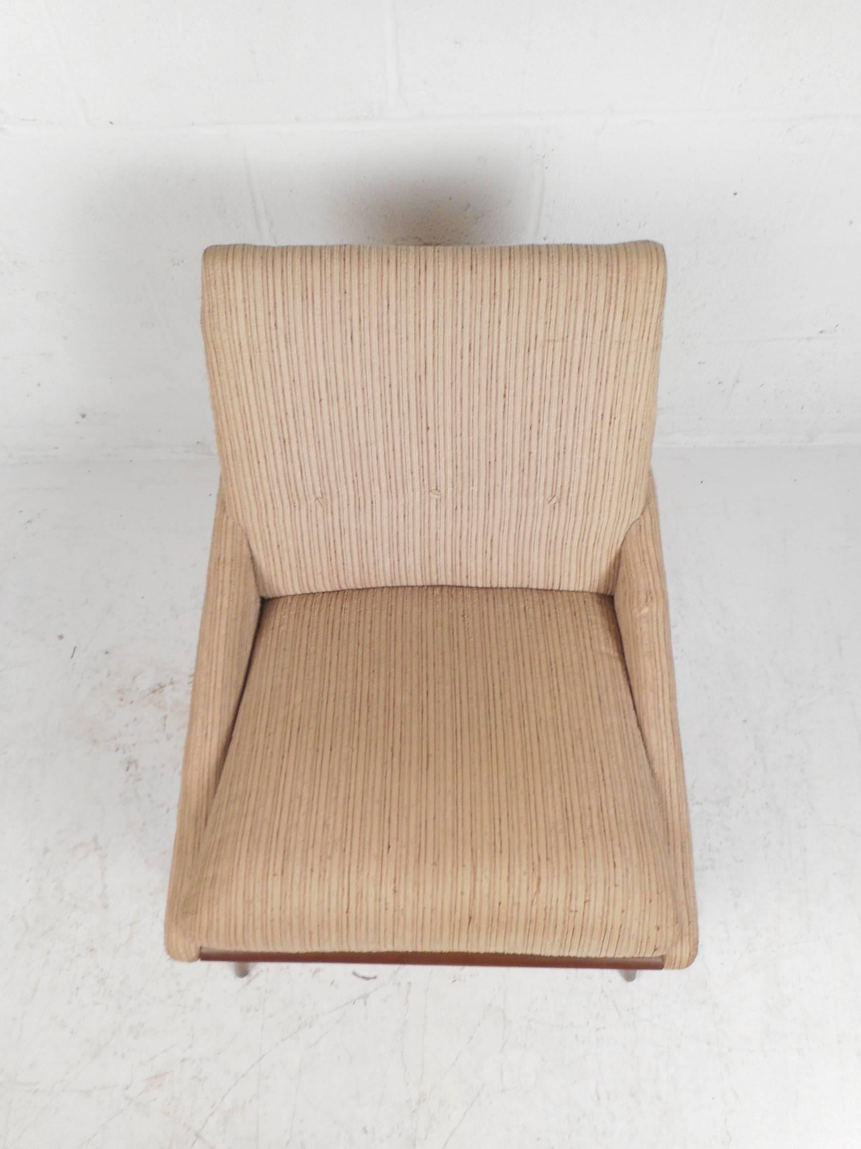 Funky Mid-Century Modern Lounge Chair (Ende des 20. Jahrhunderts) im Angebot