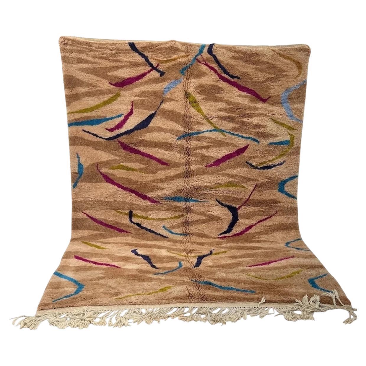 Tappeto moderno marocchino in lana Beni M
Rirt intrecciato a mano con stampa animale neutra e divertente