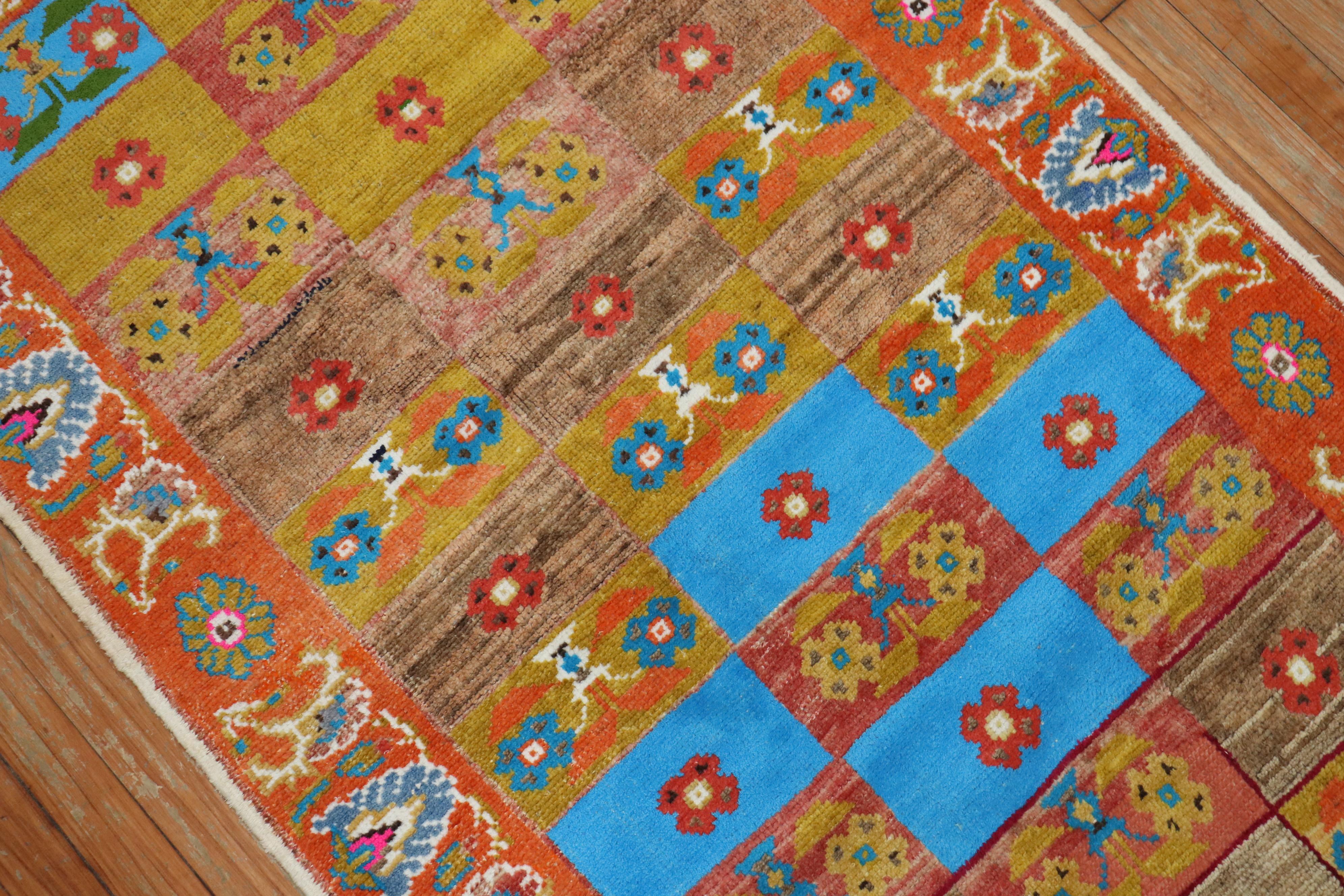 Paire de tapis turcs d'Anatolie funky, milieu du 20e siècle en vente 4