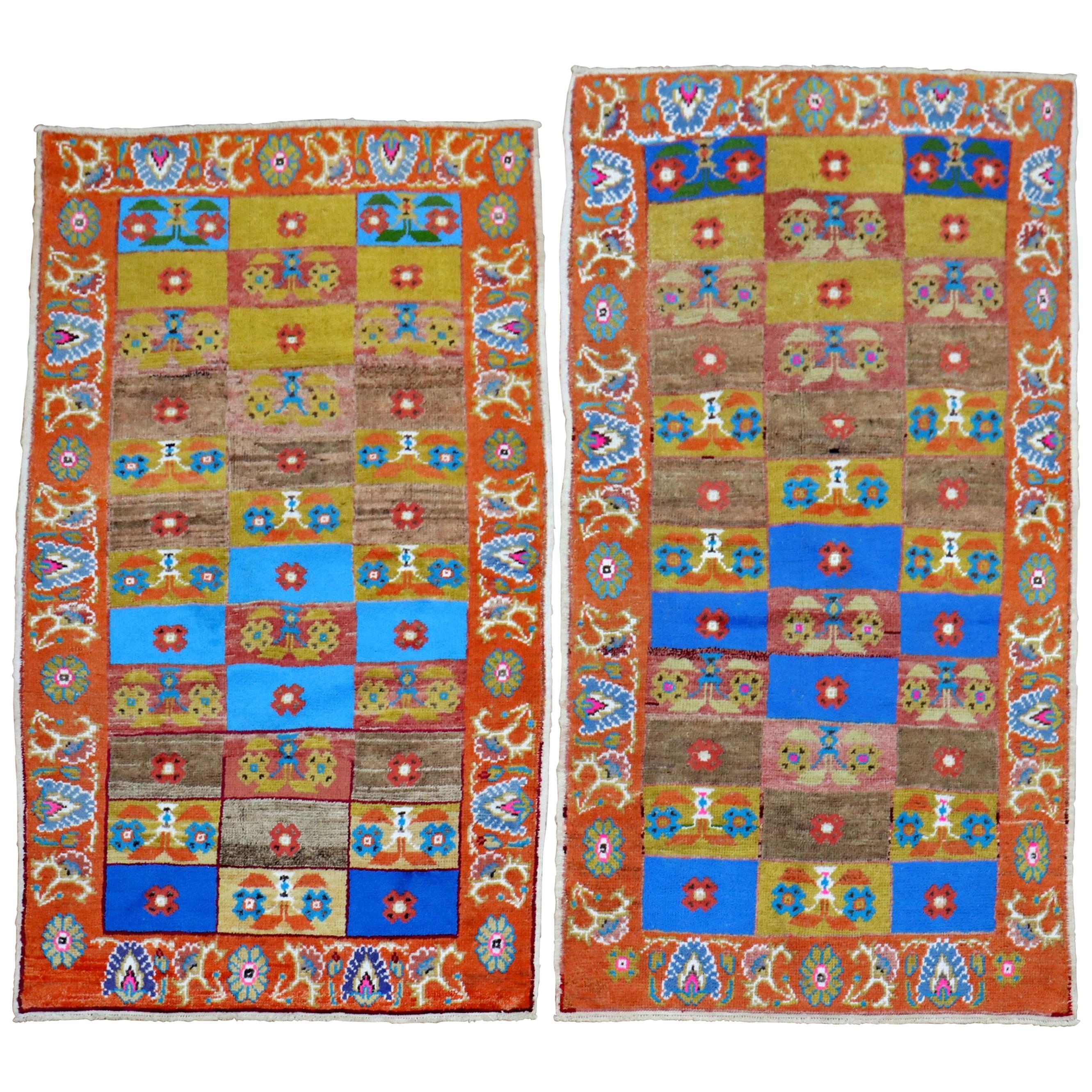 Paire de tapis turcs d'Anatolie funky, milieu du 20e siècle en vente