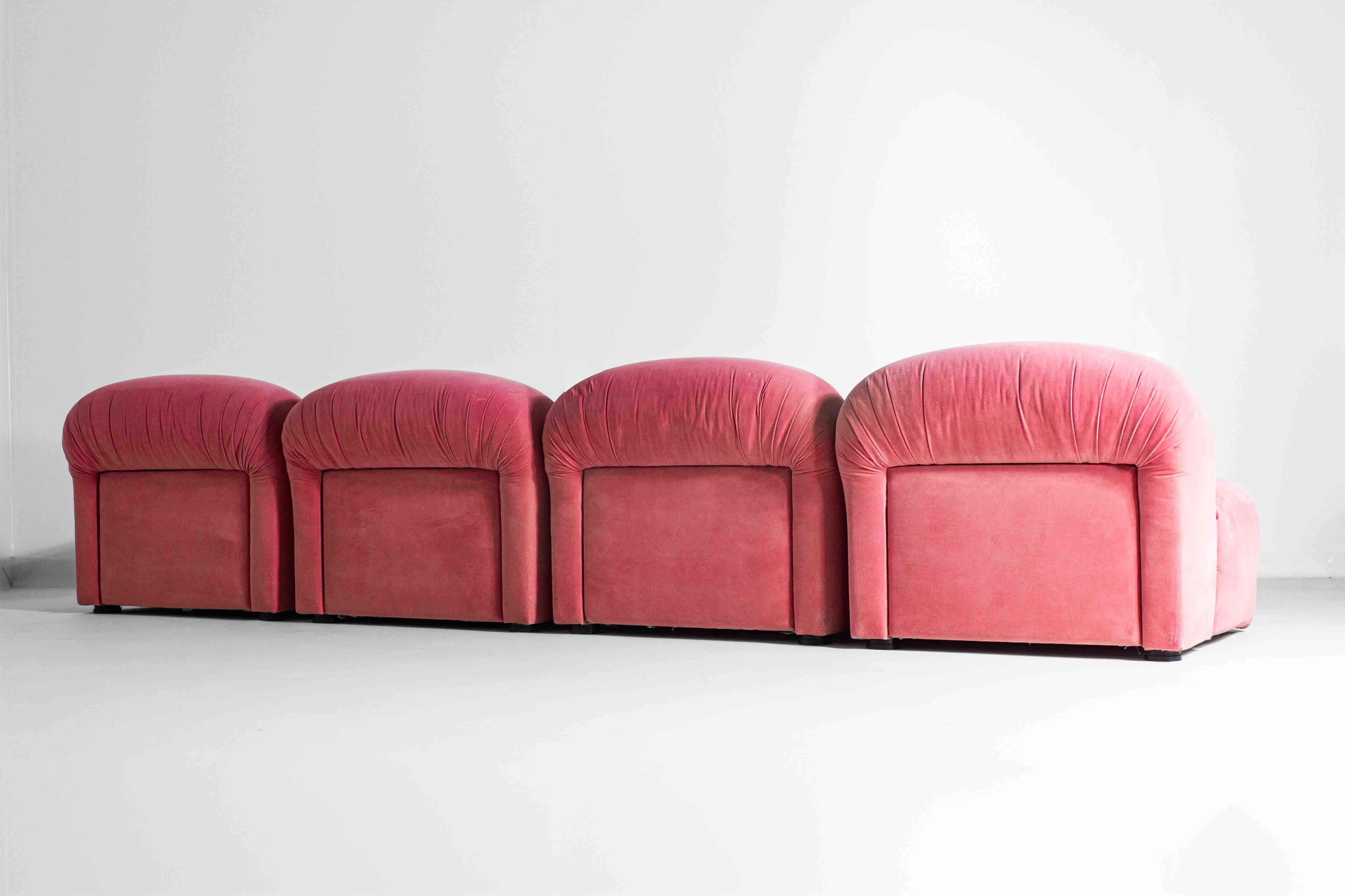 Late 20th Century Funky pink modular sofa, Italy 1970s