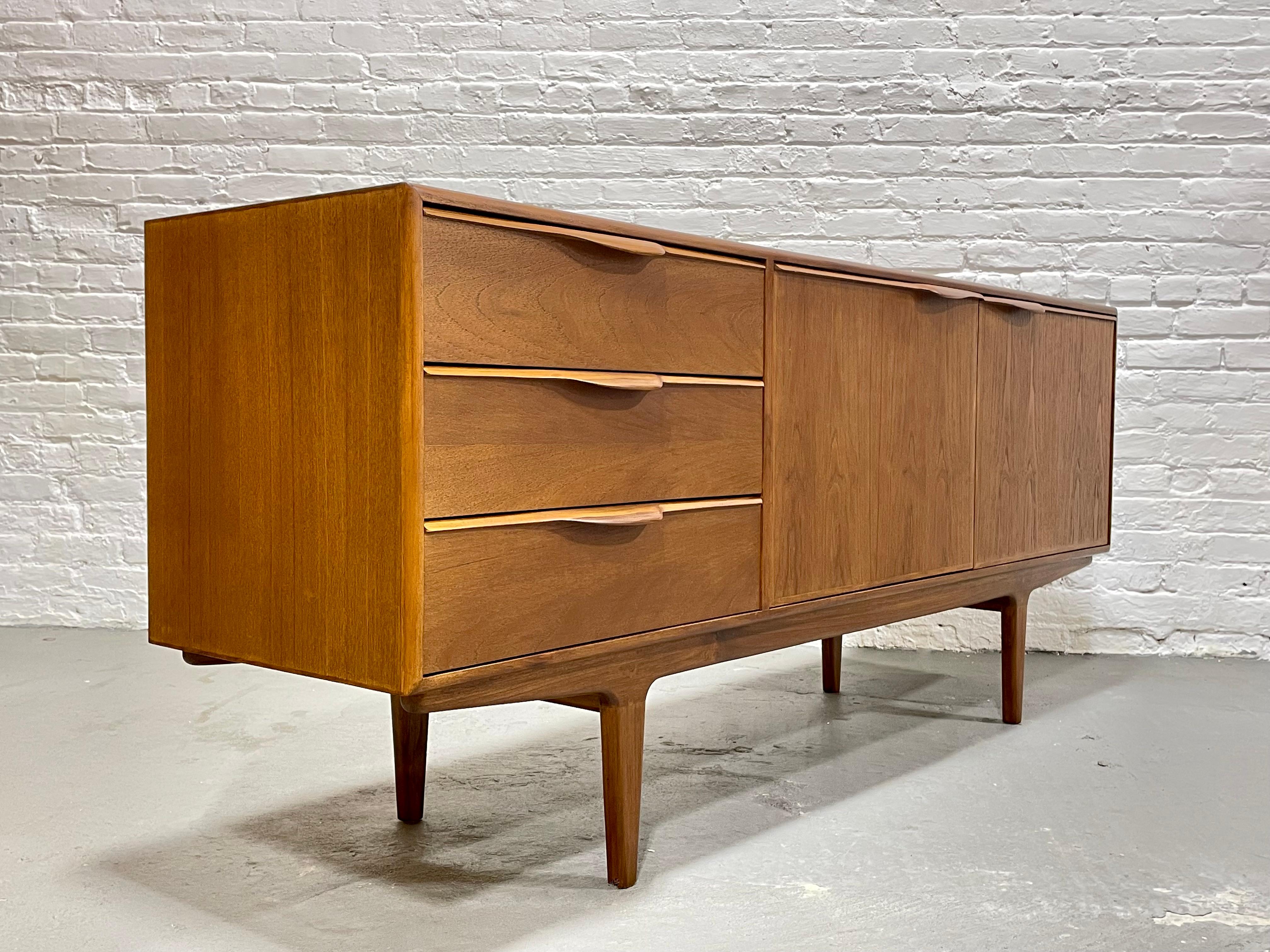 FUNKY + Sculptural Mid Century MODERN styled CREDENZA / Media Stand / Sideboard For Sale 3