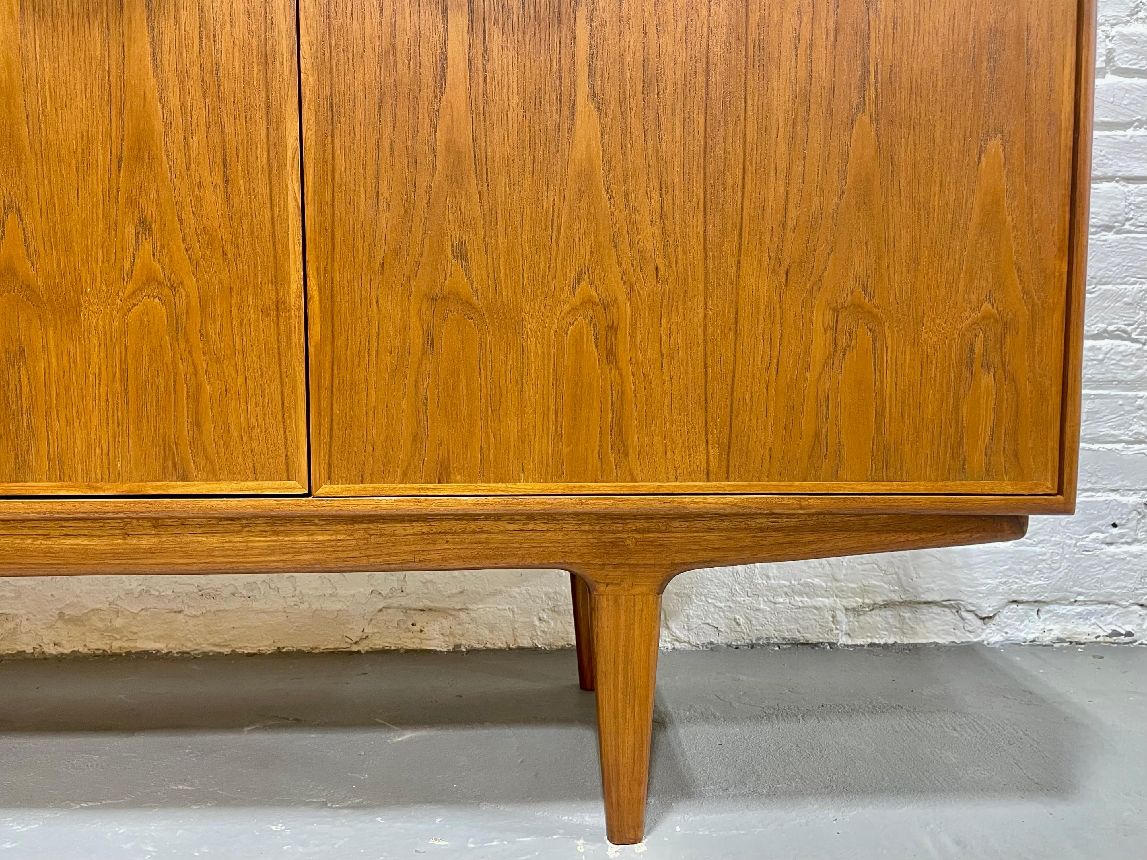 FUNKY + Sculptural Mid Century MODERN styled CREDENZA / Media Stand / Sideboard In Excellent Condition For Sale In Weehawken, NJ