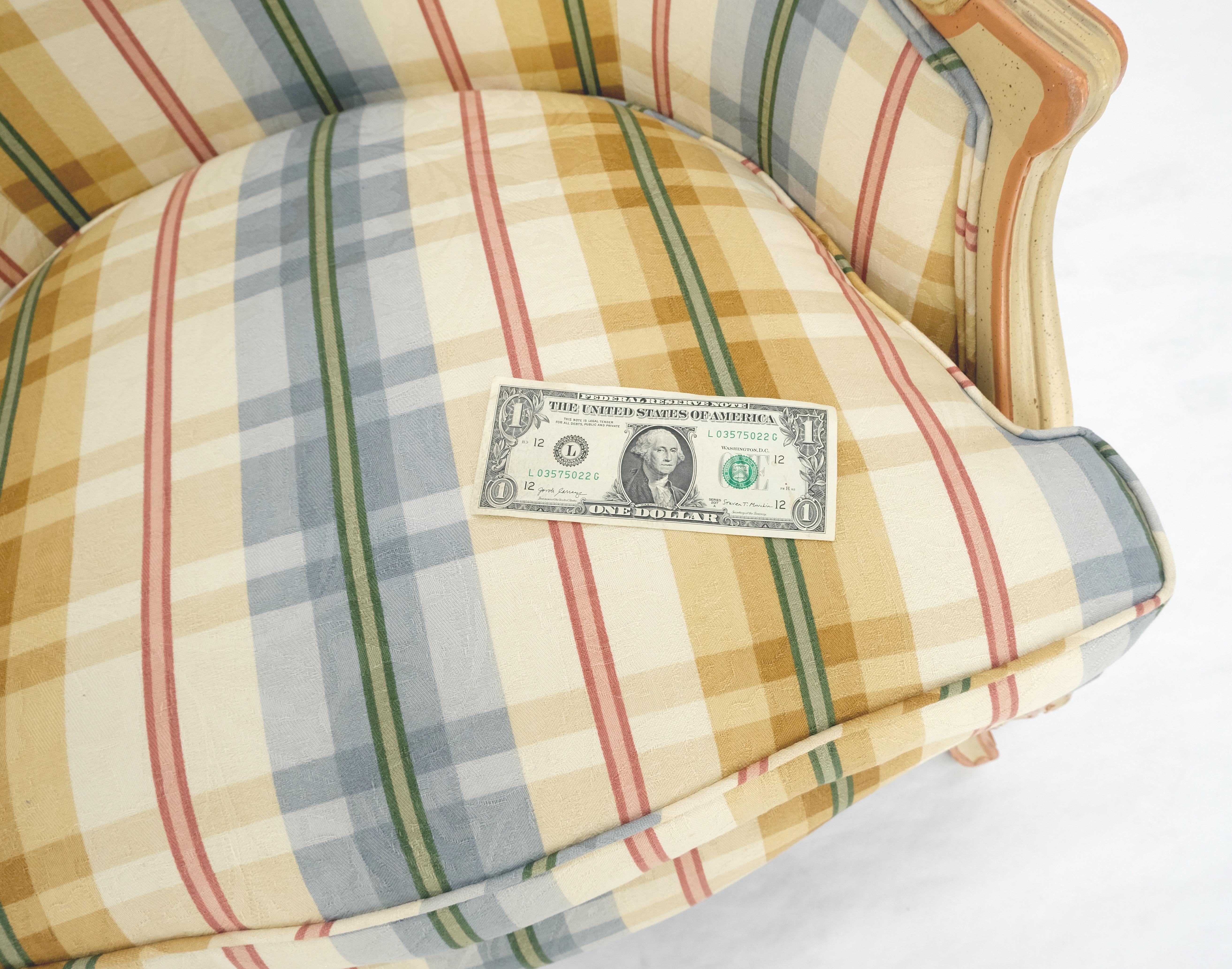 Funky Upholstery Painted & Carved Frame Französisch Ballon zurück Arm Lounge Chair MINT (20. Jahrhundert) im Angebot