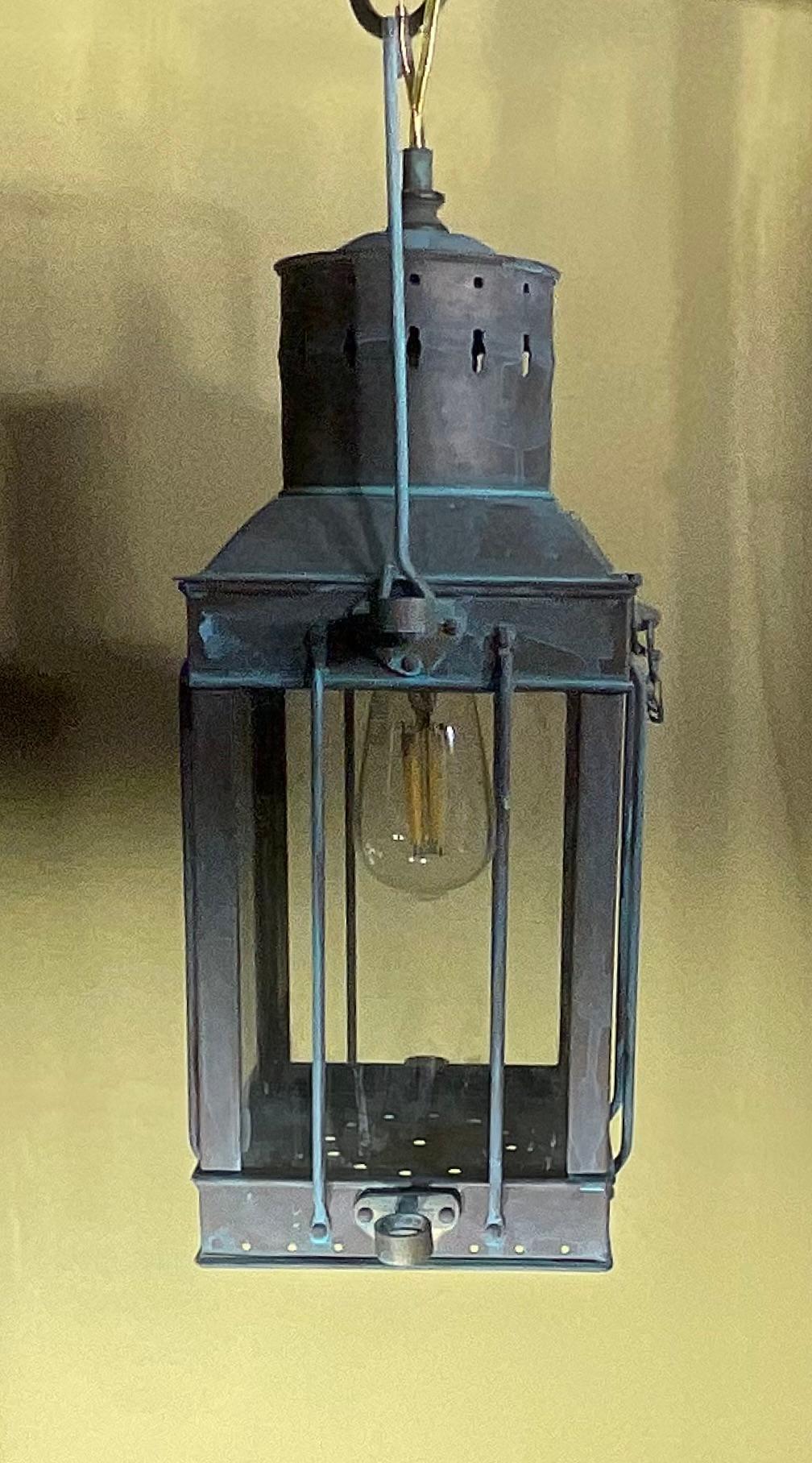 20th Century Funky Vintage 1939 Style British Solid Brass Cargo Ship hanging Lantern For Sale