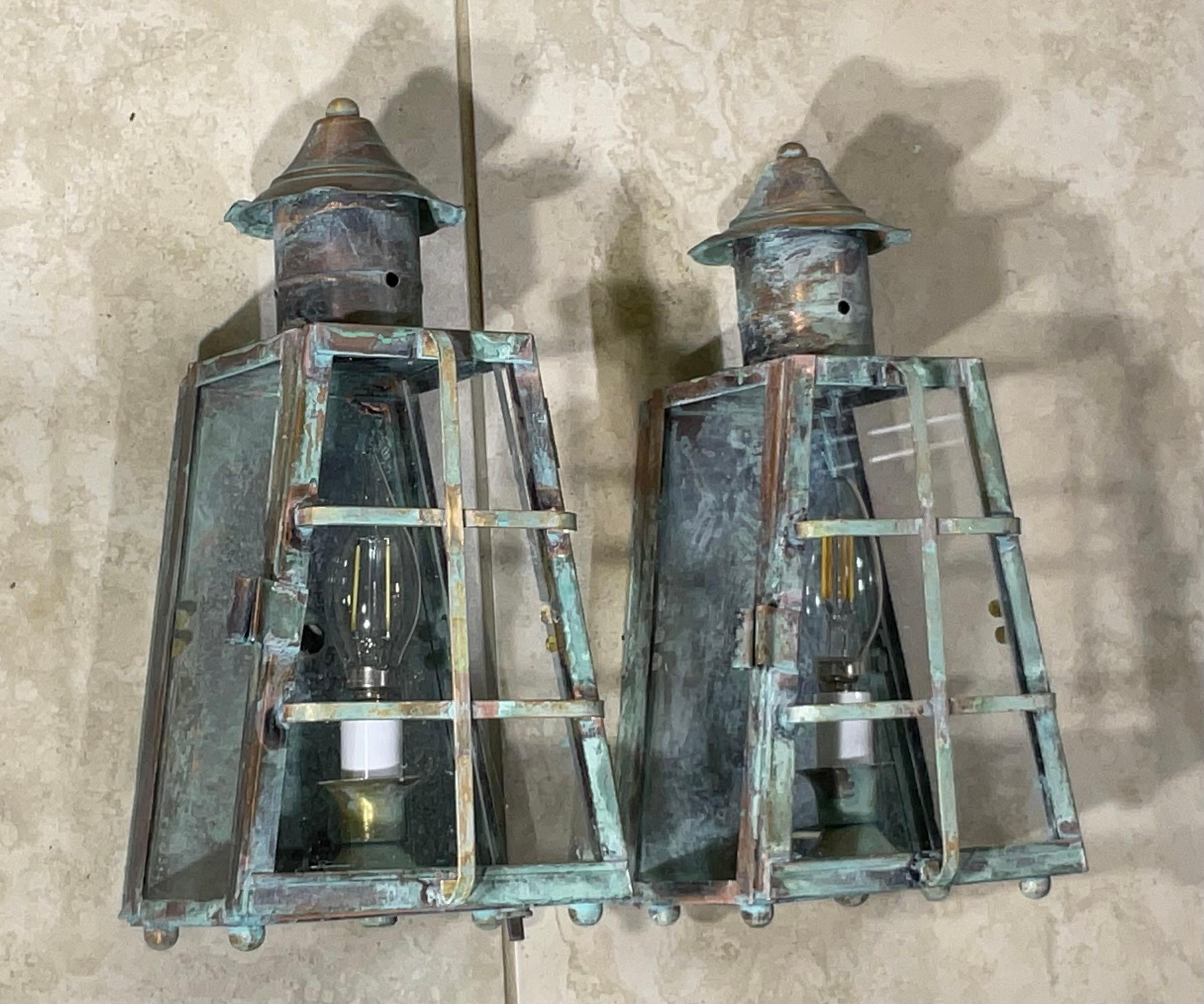 Funky Vintage Pair of Solid Patinated Brass Wall Lanterns For Sale 6