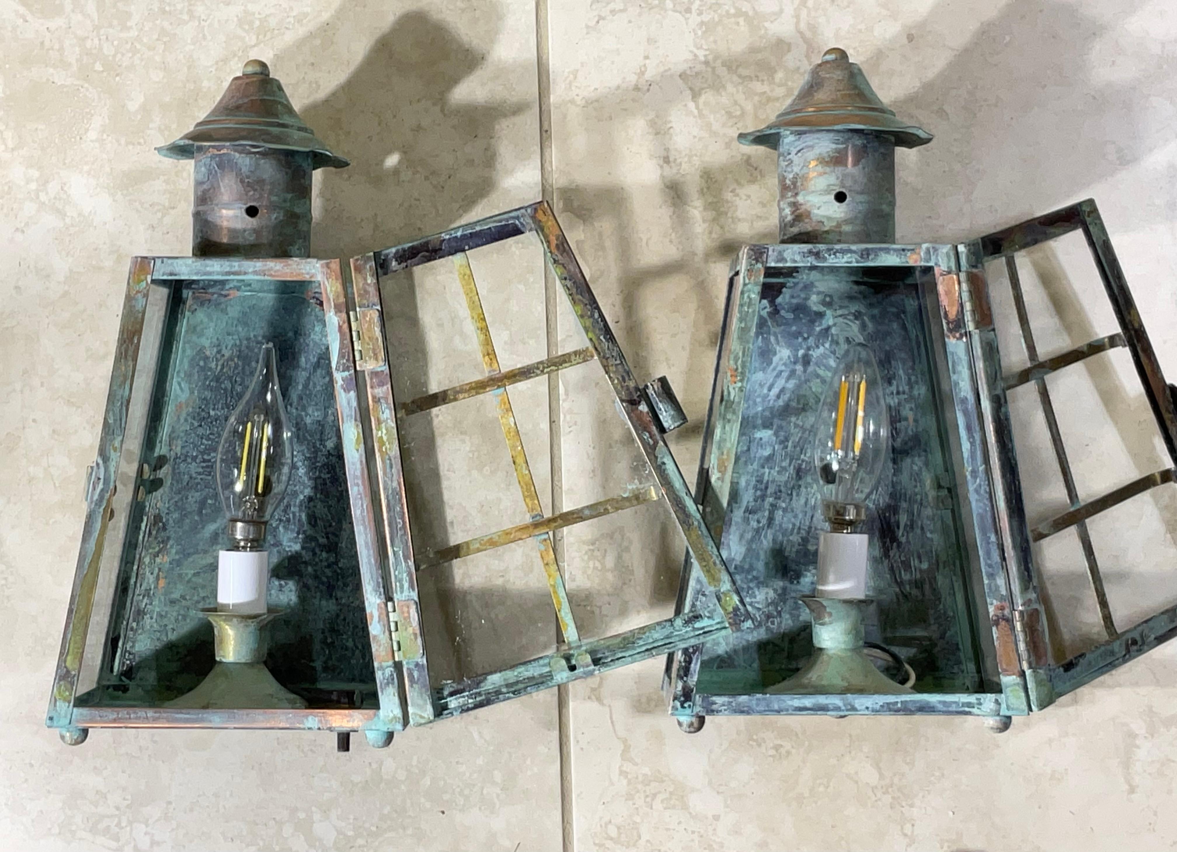 Hand-Crafted Funky Vintage Pair of Solid Patinated Brass Wall Lanterns For Sale